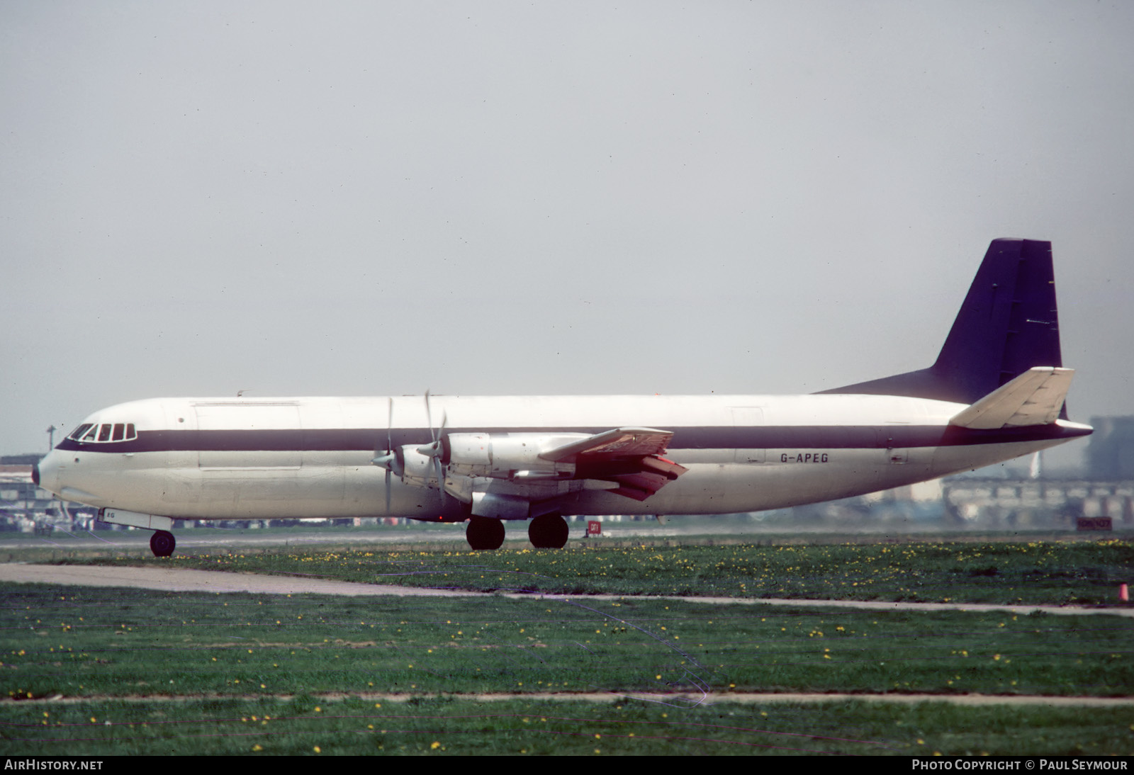 Aircraft Photo of G-APEG | Vickers 953C Merchantman | BEA Cargo - British European Airways | AirHistory.net #455020