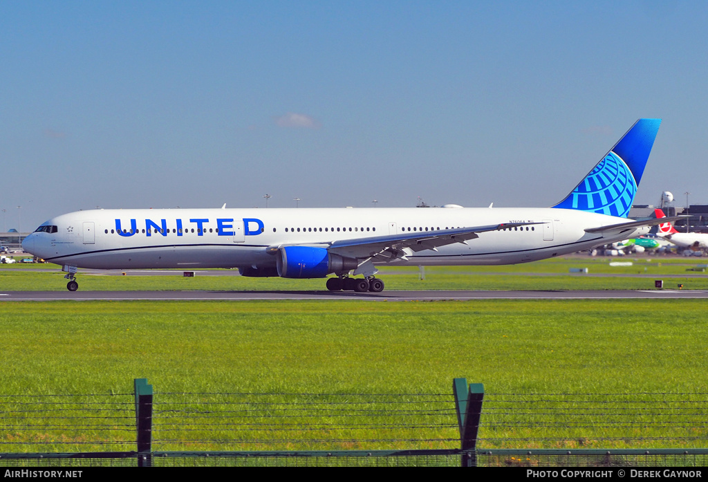 Aircraft Photo of N76064 | Boeing 767-424/ER | United Airlines | AirHistory.net #455045