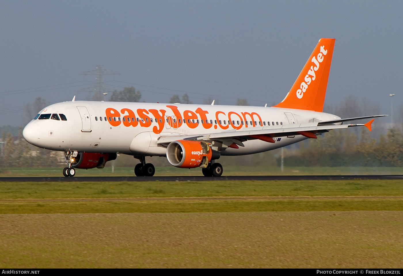 Aircraft Photo of G-EZUJ | Airbus A320-214 | EasyJet | AirHistory.net #455058