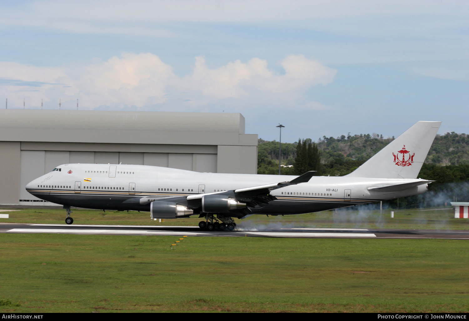 Aircraft Photo of V8-ALI | Boeing 747-430 | Brunei Sultan's Flight | AirHistory.net #455060