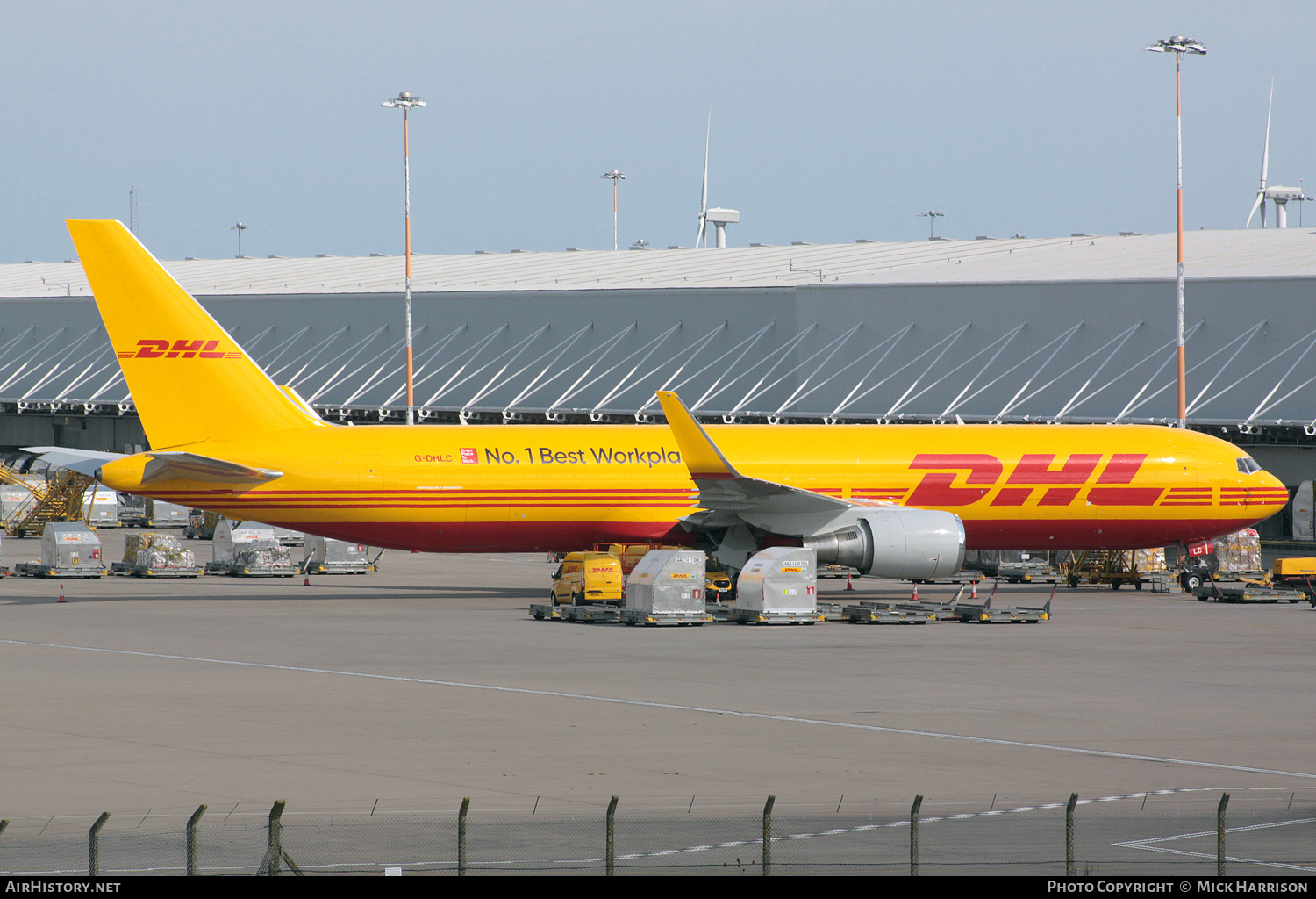 Aircraft Photo of G-DHLC | Boeing 767-323/ER | DHL International | AirHistory.net #455063