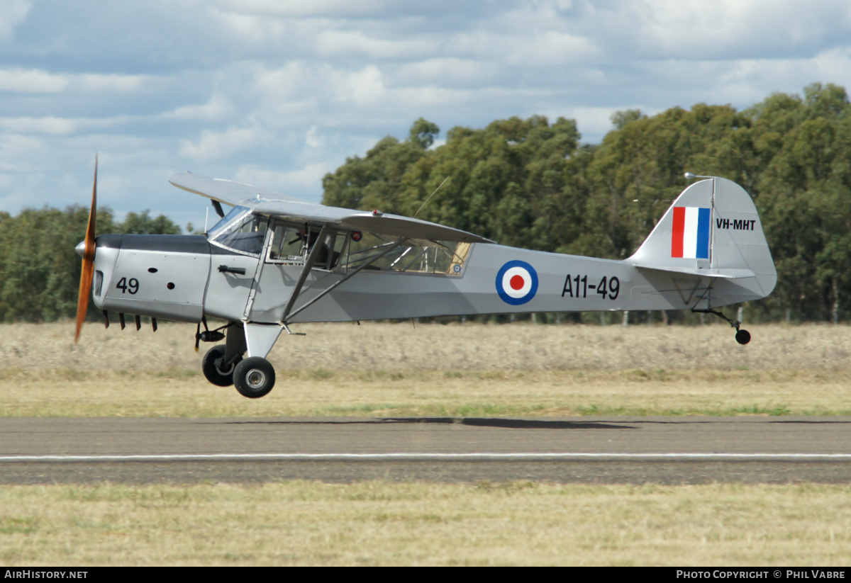 Aircraft Photo of VH-MHT / A11-49 | Taylorcraft E Auster Mk3 | Australia - Air Force | AirHistory.net #455138