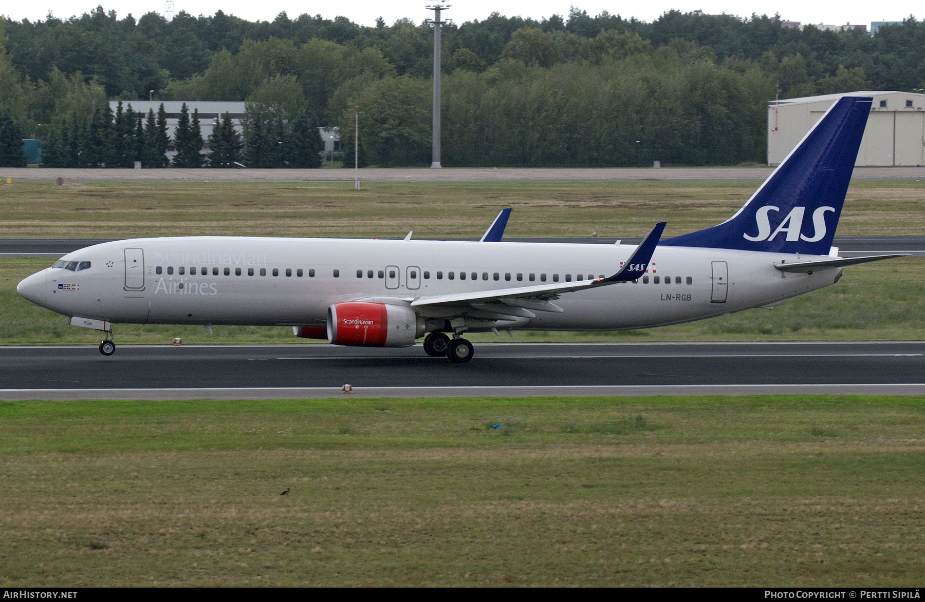 Aircraft Photo of LN-RGB | Boeing 737-86N | Scandinavian Airlines - SAS | AirHistory.net #455296