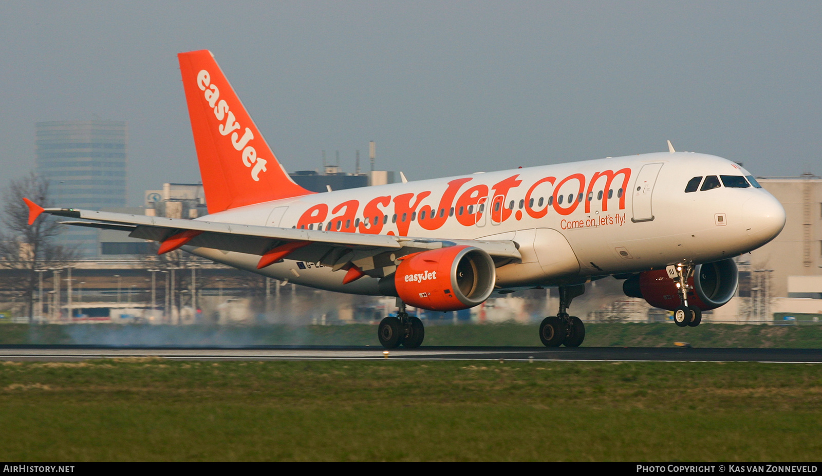 Aircraft Photo of G-EZIU | Airbus A319-111 | EasyJet | AirHistory.net #455457