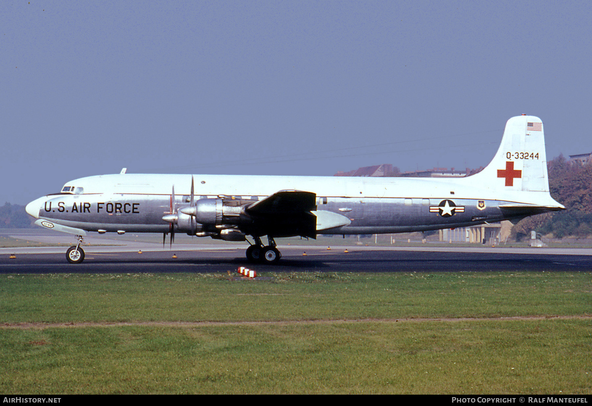 Aircraft Photo of 53-3244 / 0-33244 | Douglas C-118A Liftmaster (DC-6A) | USA - Air Force | AirHistory.net #455477