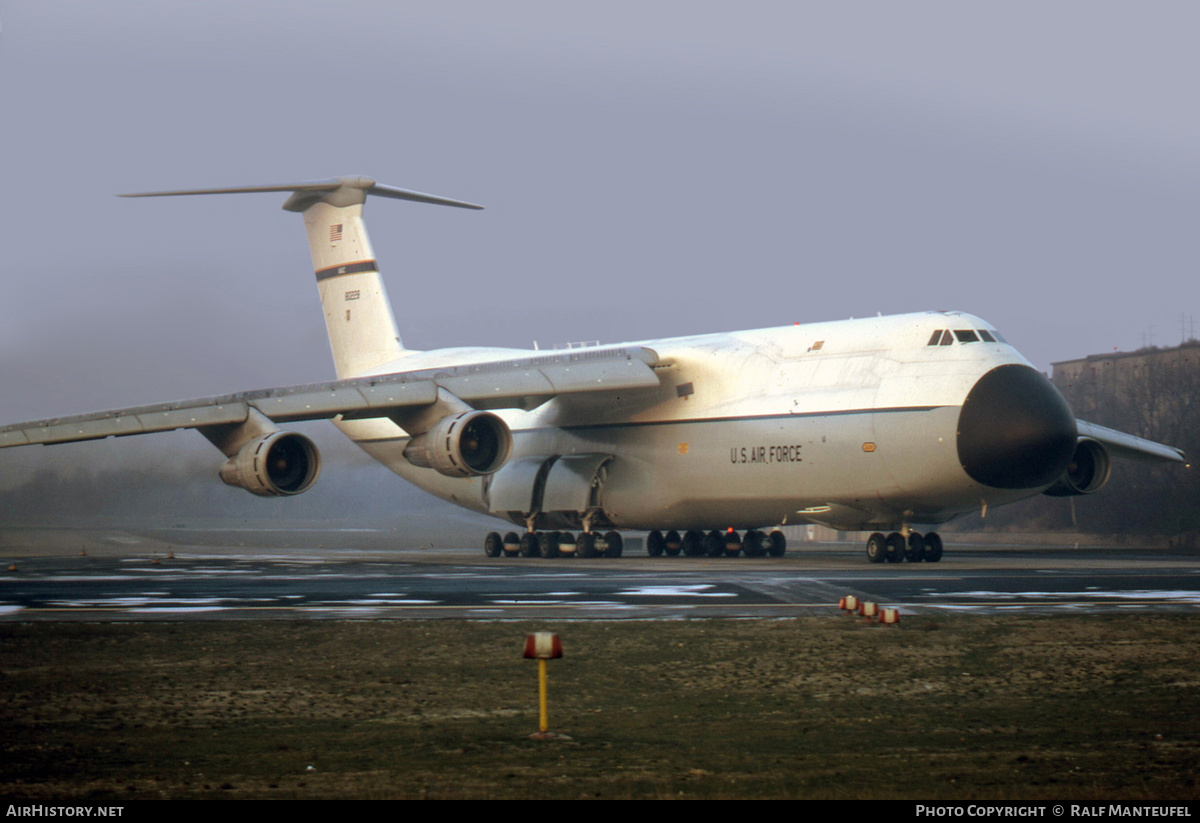 Aircraft Photo of 68-0228 | Lockheed C-5A Galaxy (L-500) | USA - Air Force | AirHistory.net #455501