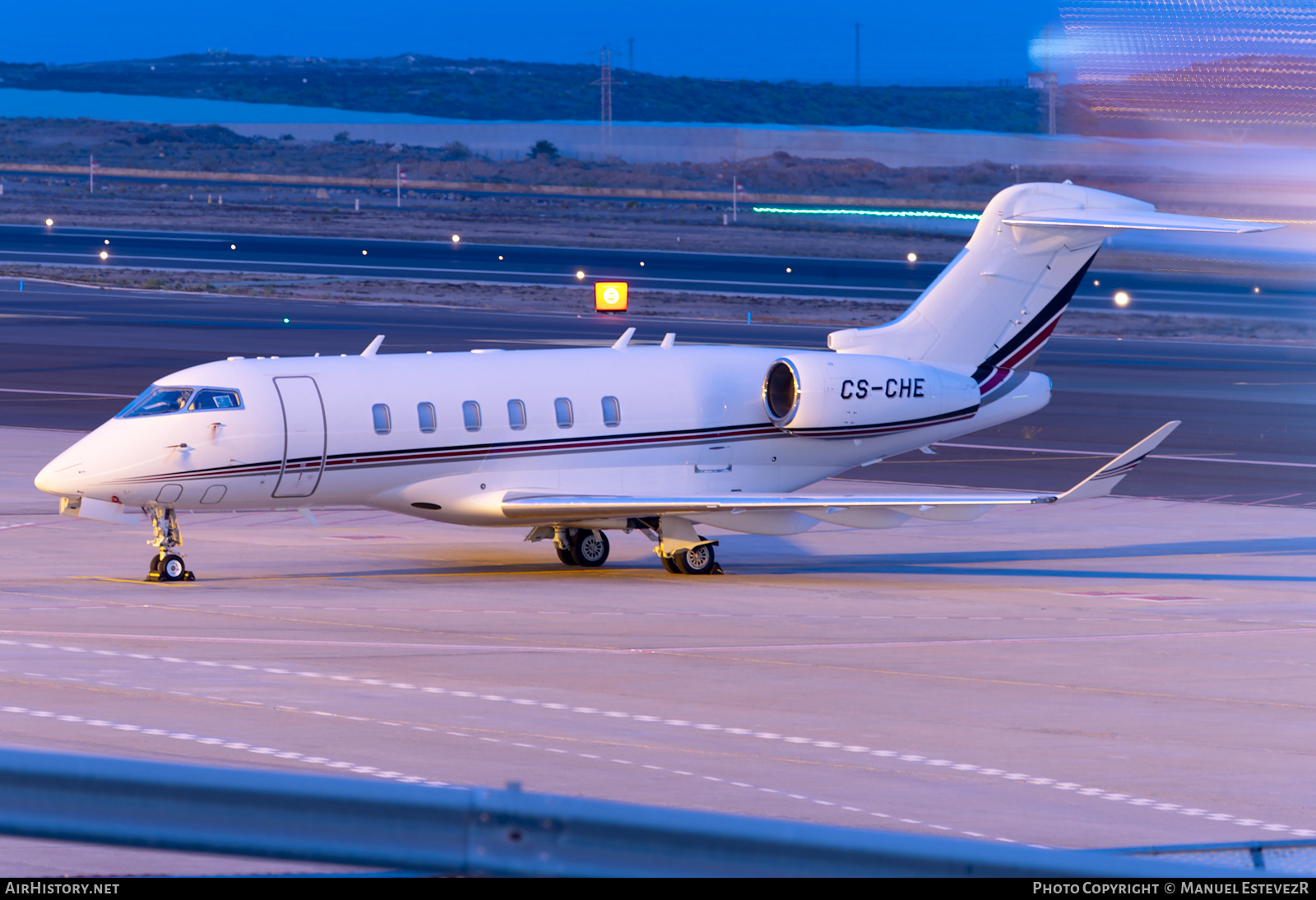 Aircraft Photo of CS-CHE | Bombardier Challenger 350 (BD-100-1A10) | AirHistory.net #455594
