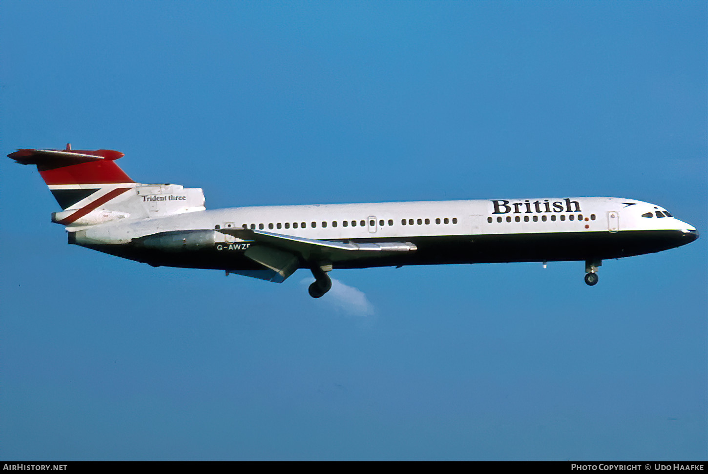 Aircraft Photo of G-AWZE | Hawker Siddeley HS-121 Trident 3B | British Airways | AirHistory.net #455790