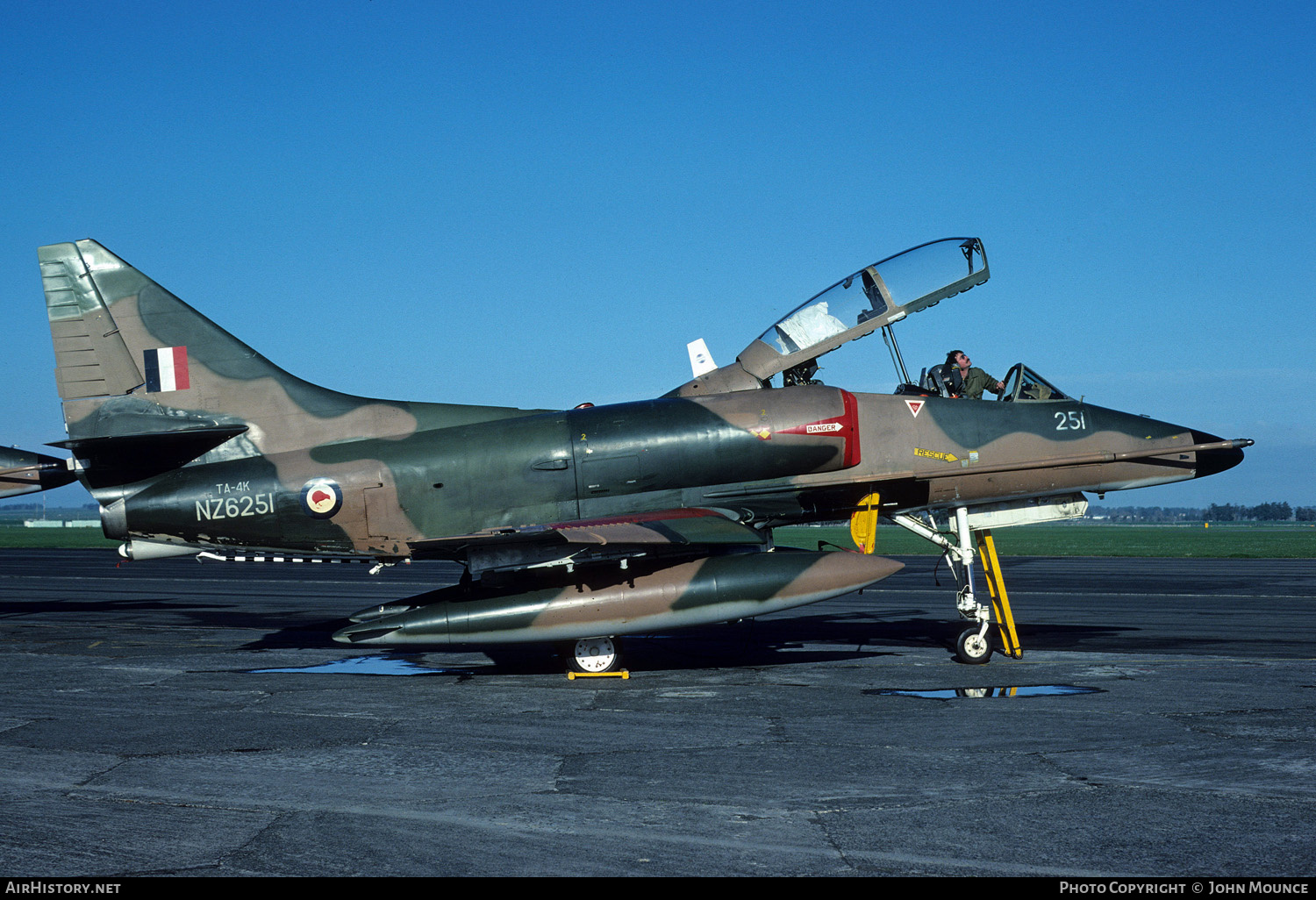 Aircraft Photo of NZ6251 | Douglas TA-4K Skyhawk | New Zealand - Air Force | AirHistory.net #455810