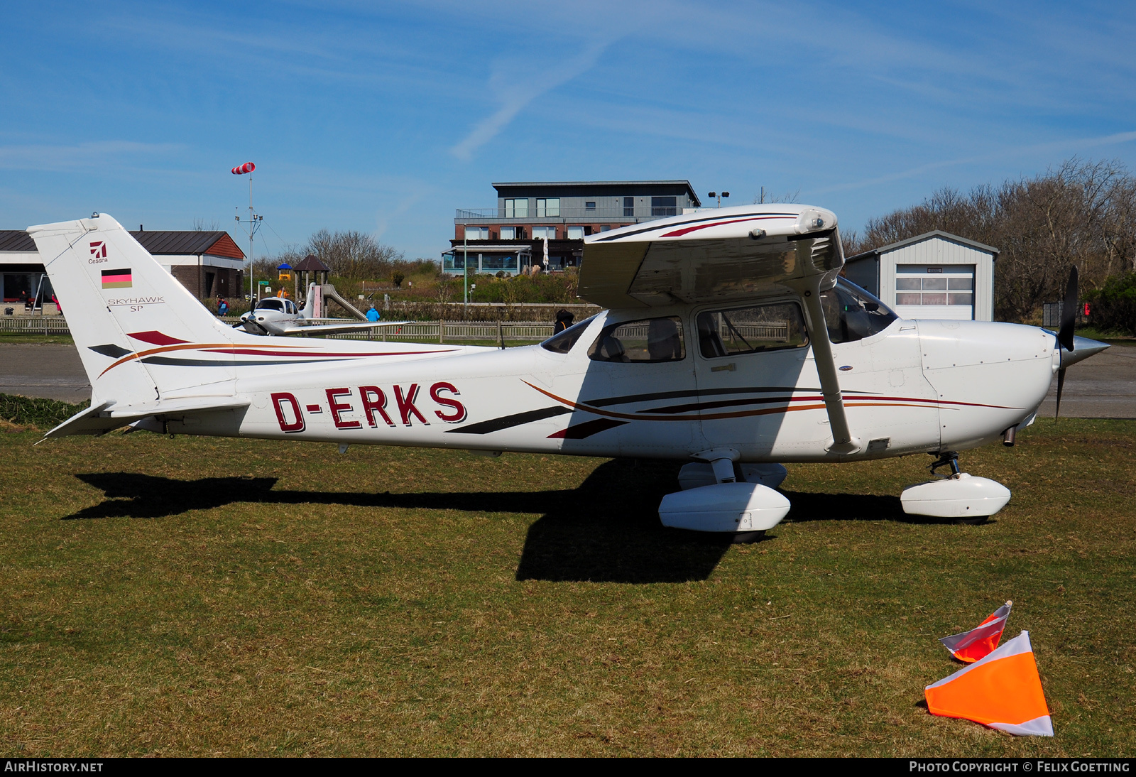 Aircraft Photo of D-ERKS | Cessna 172S Skyhawk SP | AirHistory.net #455893
