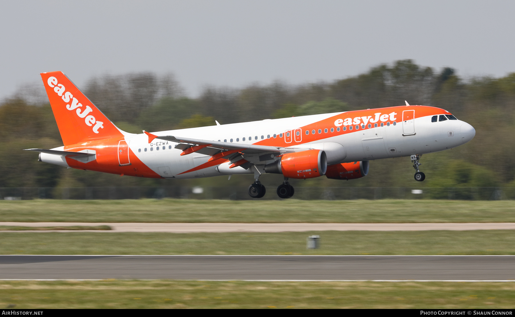 Aircraft Photo of G-EZWA | Airbus A320-214 | EasyJet | AirHistory.net #455990