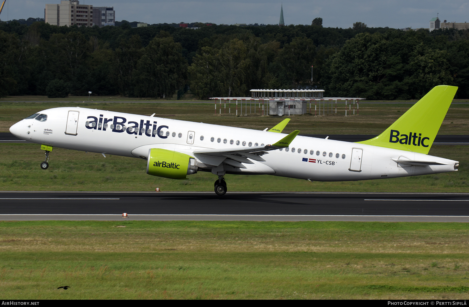Aircraft Photo of YL-CSB | Bombardier CSeries CS300 (BD-500-1A11) | AirBaltic | AirHistory.net #456000
