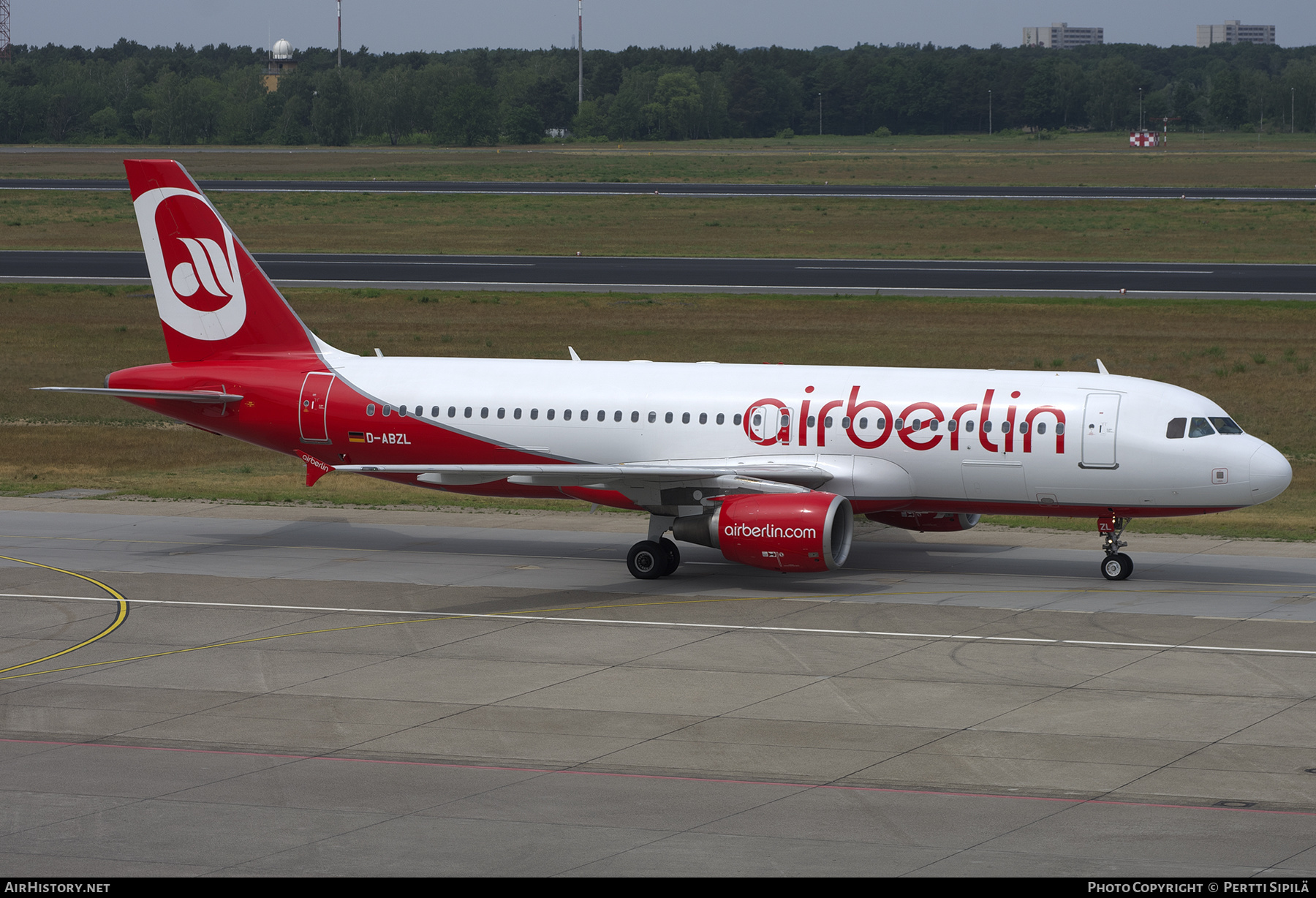 Aircraft Photo of D-ABZL | Airbus A320-216 | Air Berlin | AirHistory.net #456018