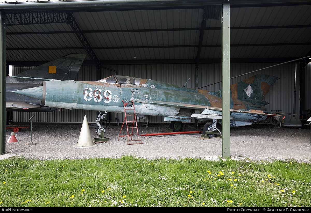 Aircraft Photo of 869 | Mikoyan-Gurevich MiG-21SPS | East Germany - Air Force | AirHistory.net #456108