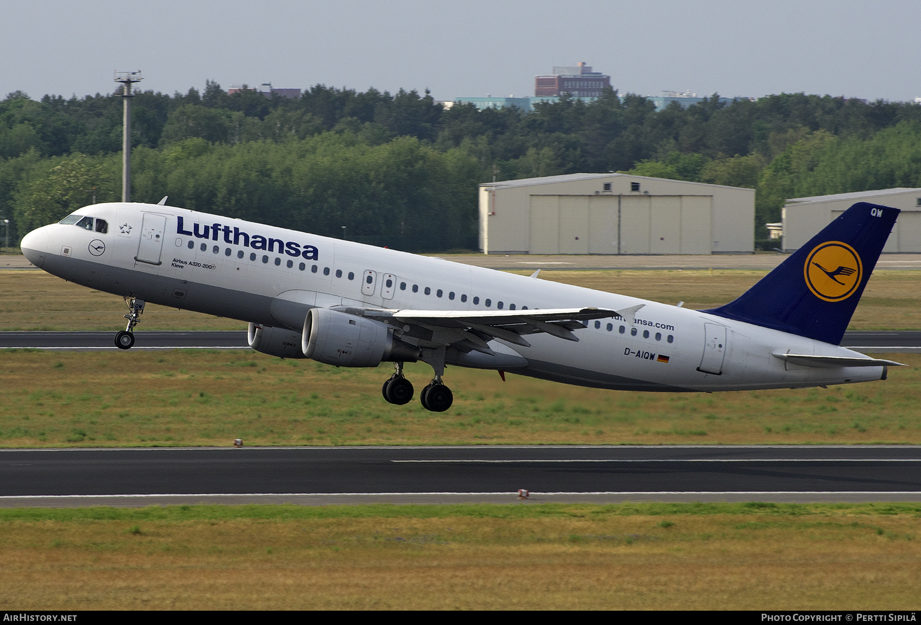 Aircraft Photo of D-AIQW | Airbus A320-211 | Lufthansa | AirHistory.net #456292