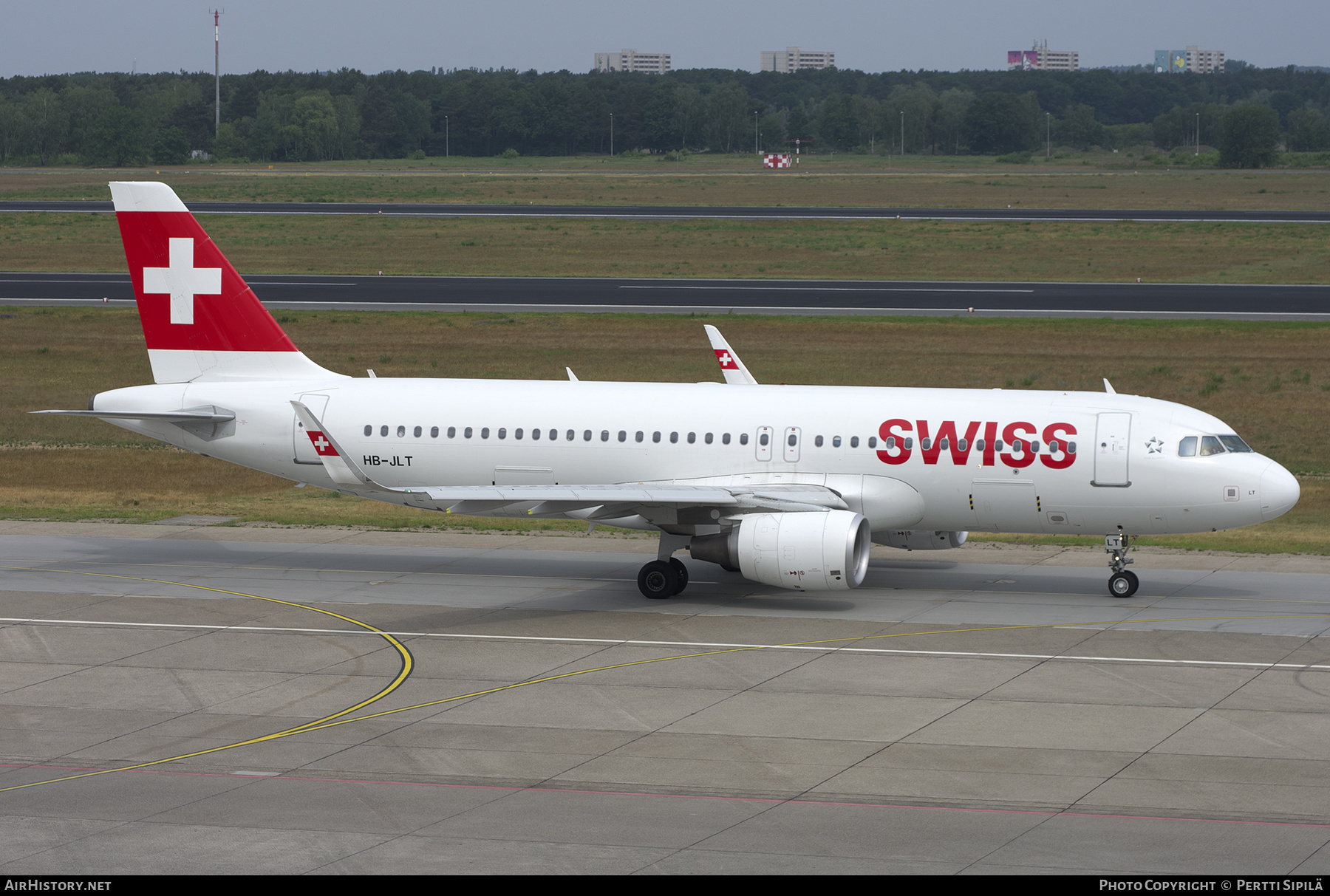 Aircraft Photo of HB-JLT | Airbus A320-214 | Swiss International Air Lines | AirHistory.net #456342