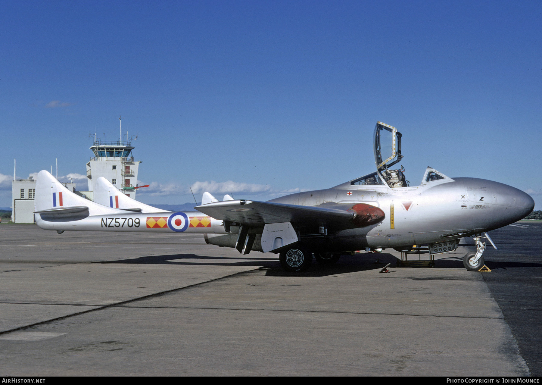 Aircraft Photo of NZ5709 | De Havilland D.H. 115 Vampire T11 | New Zealand - Air Force | AirHistory.net #456427