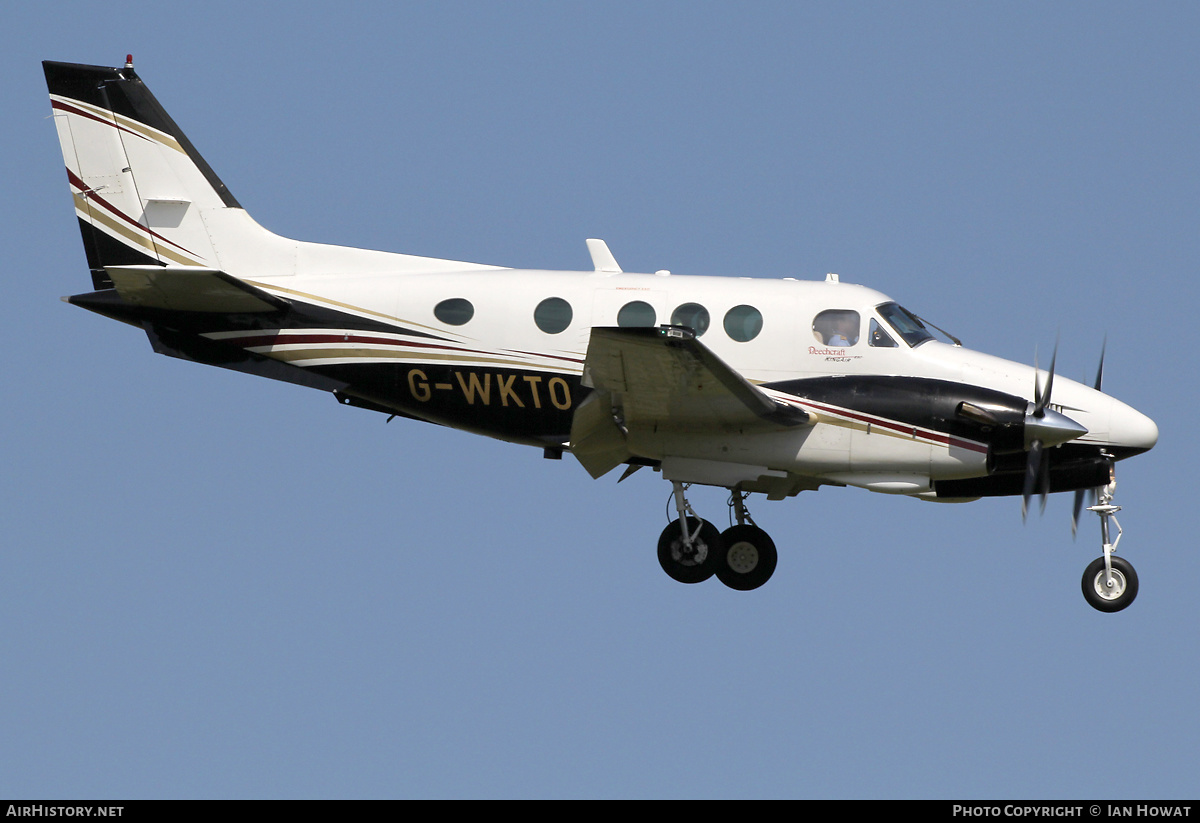 Aircraft Photo of G-WKTO | Beech E90 King Air | AirHistory.net #456565