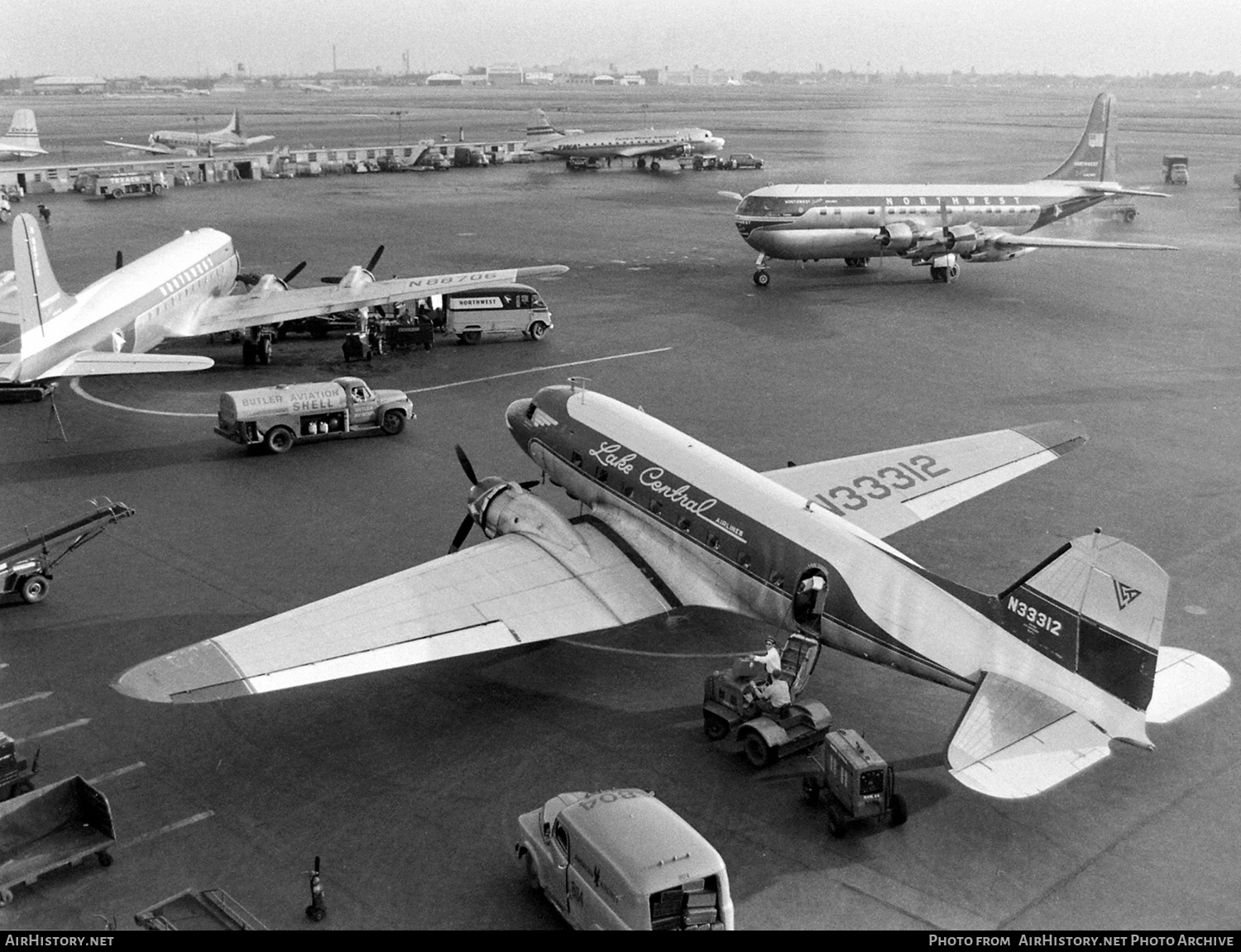 Aircraft Photo of N33312 | Douglas C-53 Skytrooper | Lake Central Airlines | AirHistory.net #456731