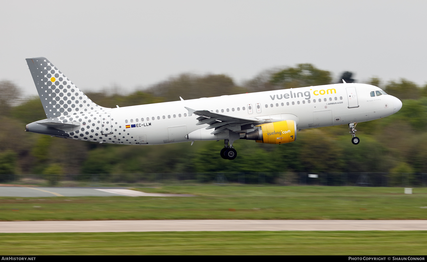 Aircraft Photo of EC-LLM | Airbus A320-214 | Vueling Airlines | AirHistory.net #456781