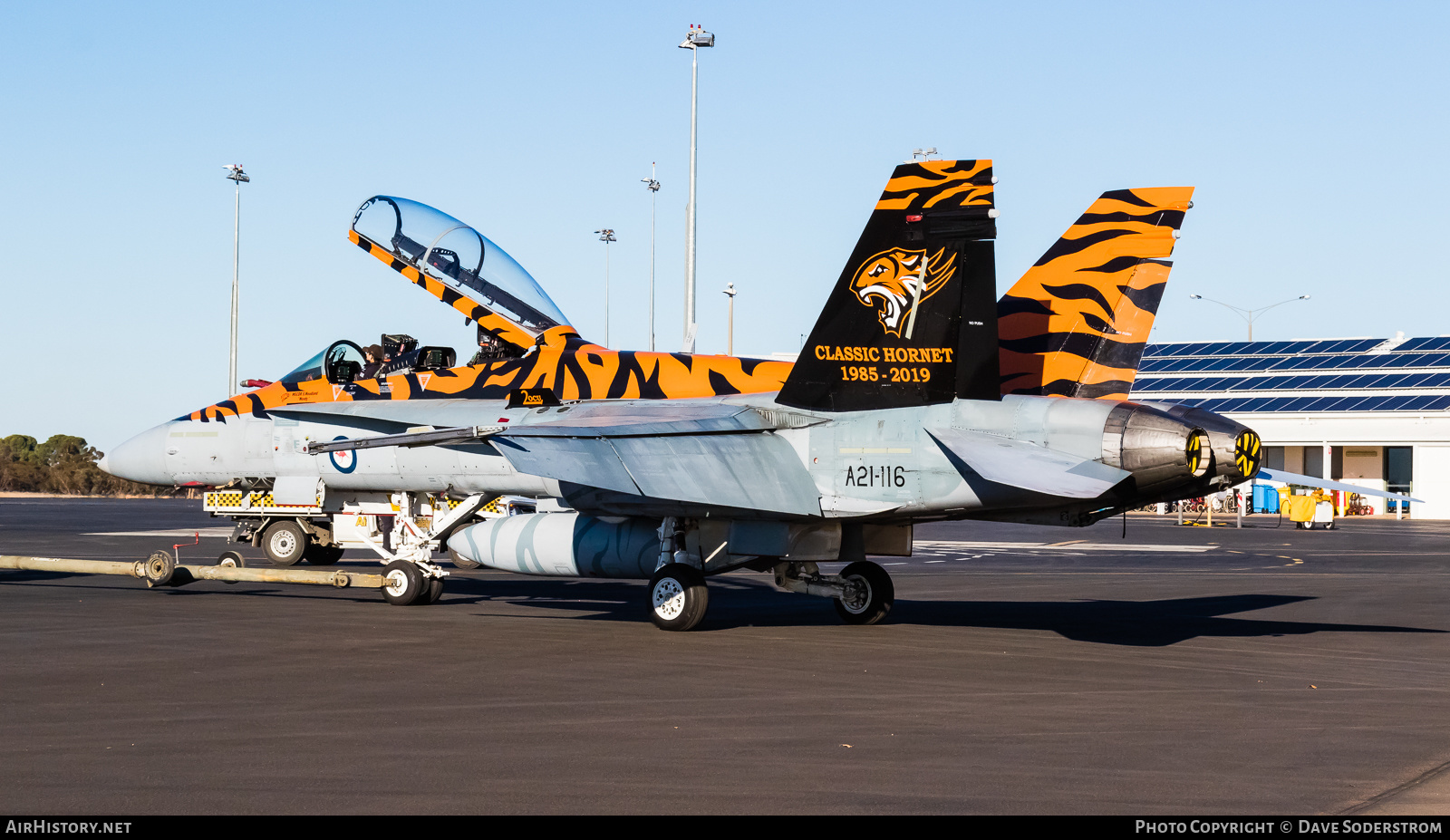 Aircraft Photo of A21-116 | McDonnell Douglas F/A-18B Hornet | Australia - Air Force | AirHistory.net #456922