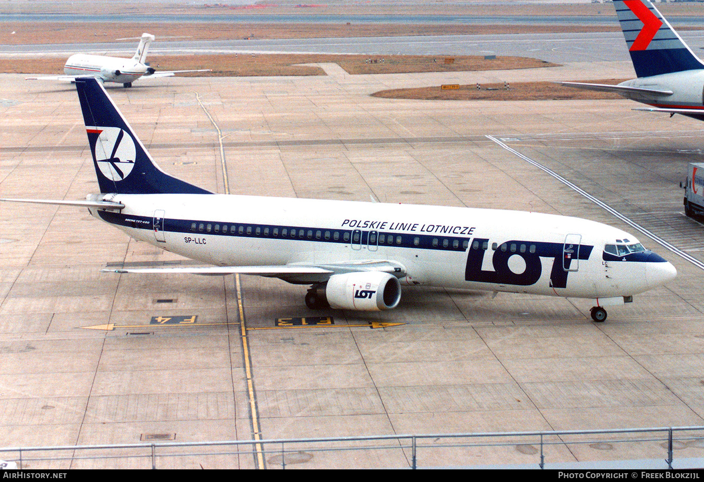 Aircraft Photo of SP-LLC | Boeing 737-45D | LOT Polish Airlines - Polskie Linie Lotnicze | AirHistory.net #457109