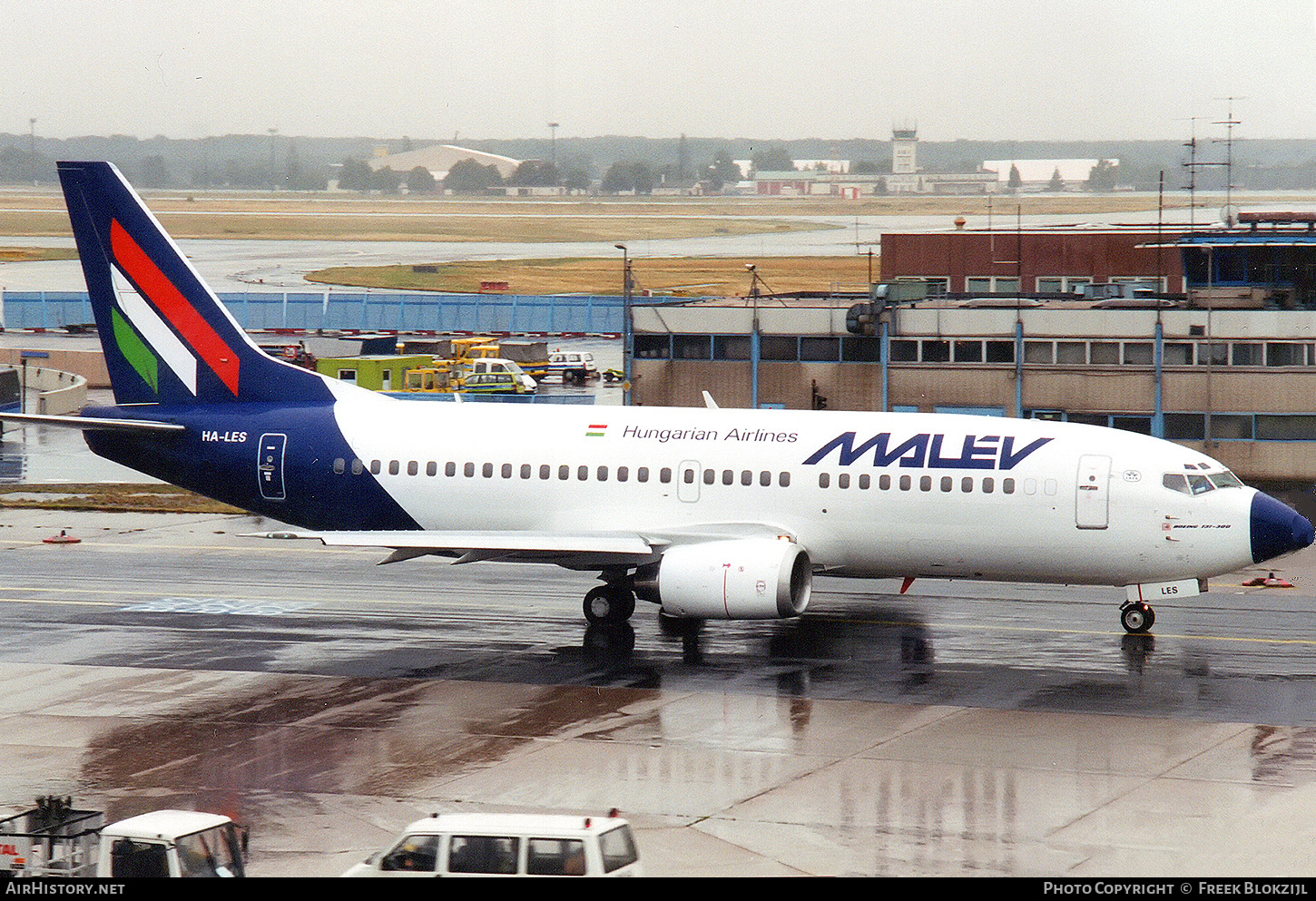 Aircraft Photo of HA-LES | Boeing 737-3Y0 | Malév - Hungarian Airlines | AirHistory.net #457113