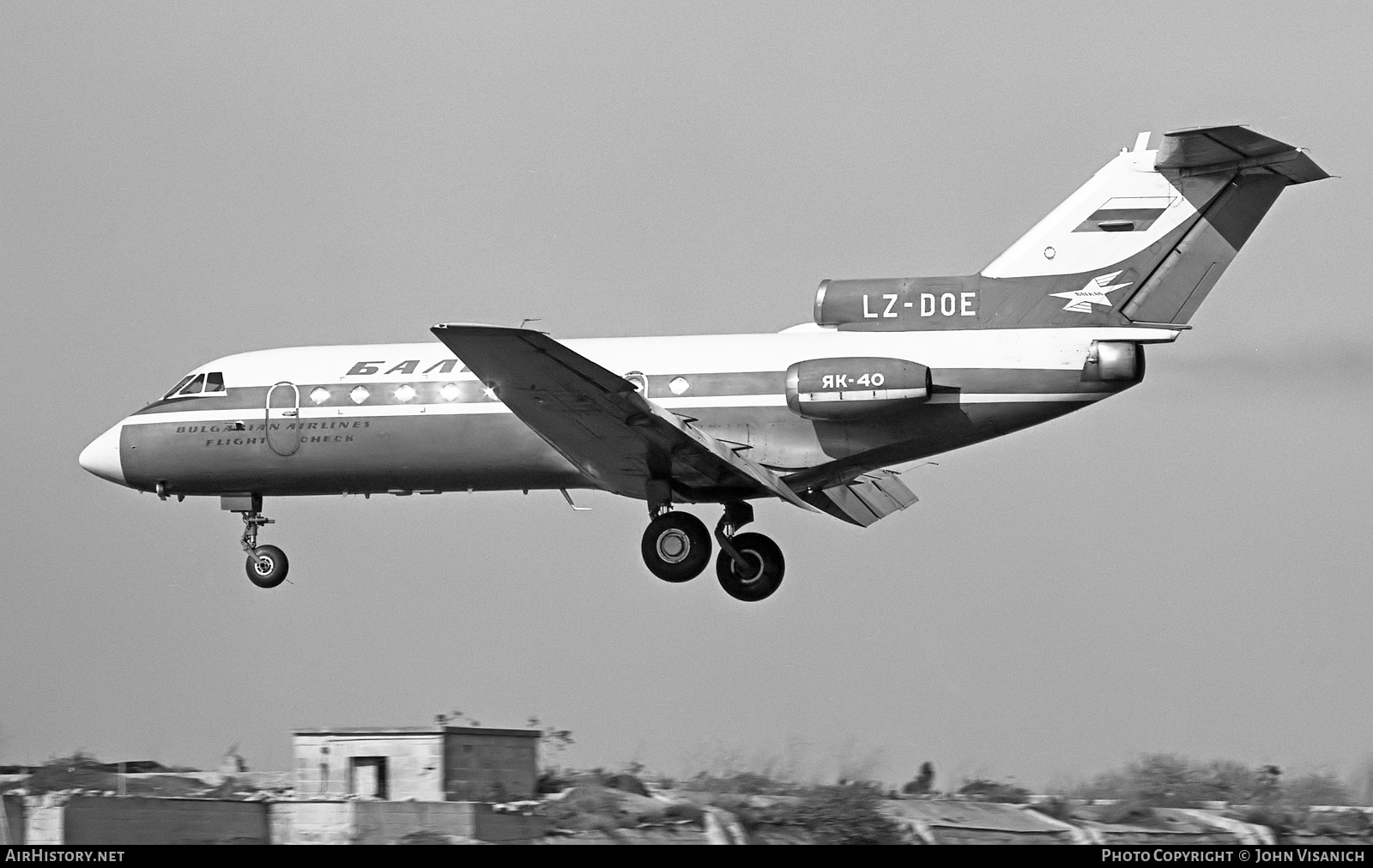 Aircraft Photo of LZ-DOE | Yakovlev Yak-40 | Balkan - Bulgarian Airlines | AirHistory.net #457178
