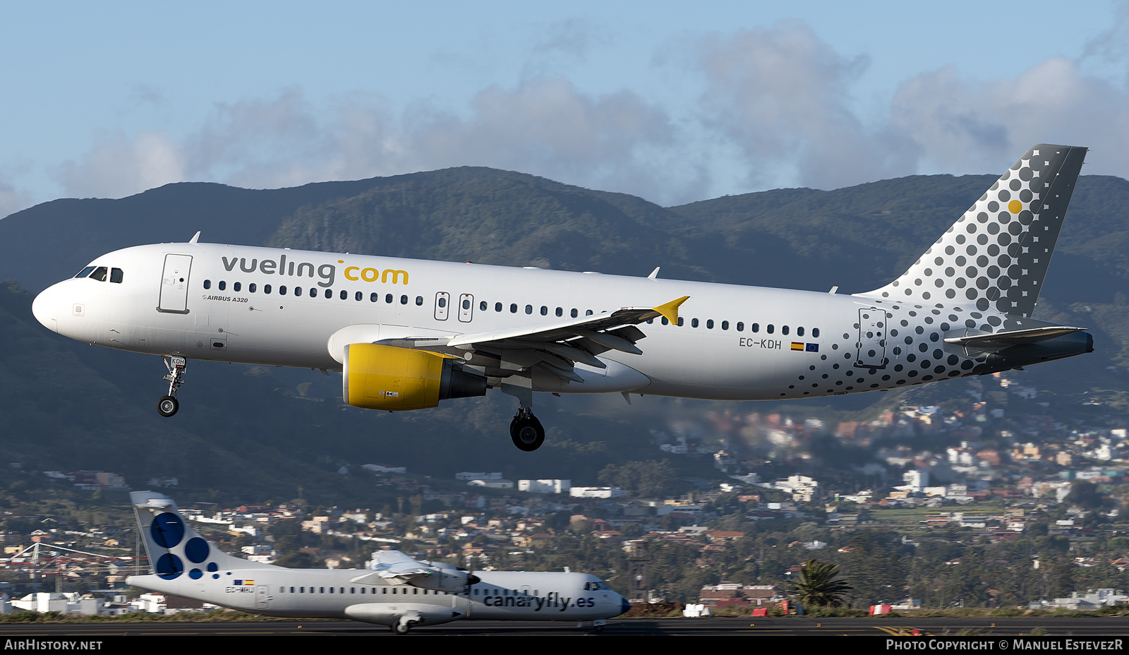Aircraft Photo of EC-KDH | Airbus A320-214 | Vueling Airlines | AirHistory.net #457207