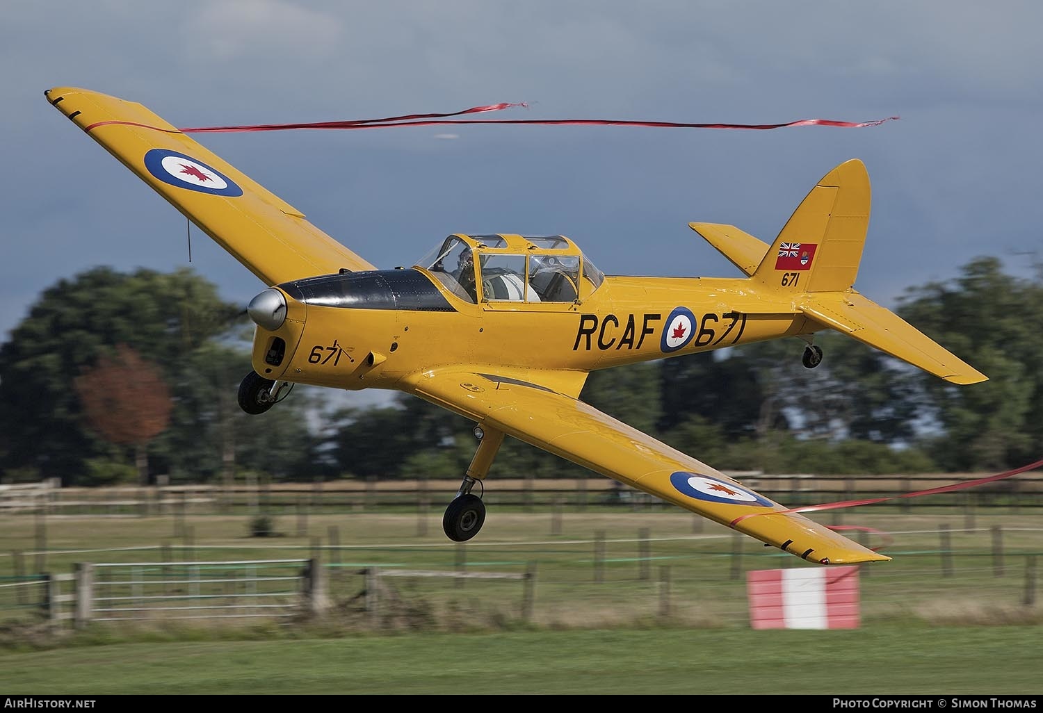 Aircraft Photo of G-BNZC / RCAF-671 | De Havilland Canada DHC-1 Chipmunk Mk22 | Canada - Air Force | AirHistory.net #457400