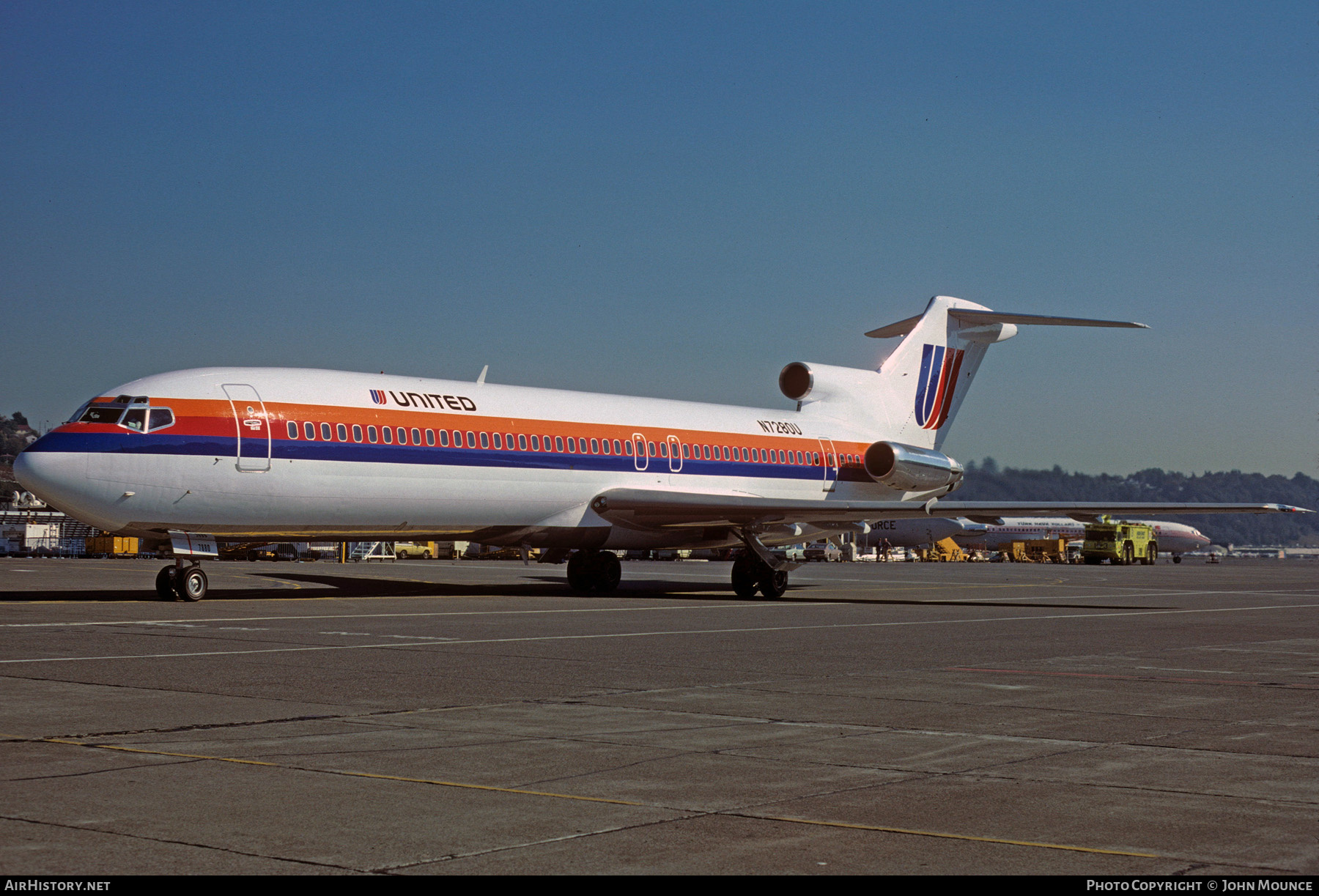 Aircraft Photo of N7280U | Boeing 727-222/Adv | United Airlines | AirHistory.net #457540