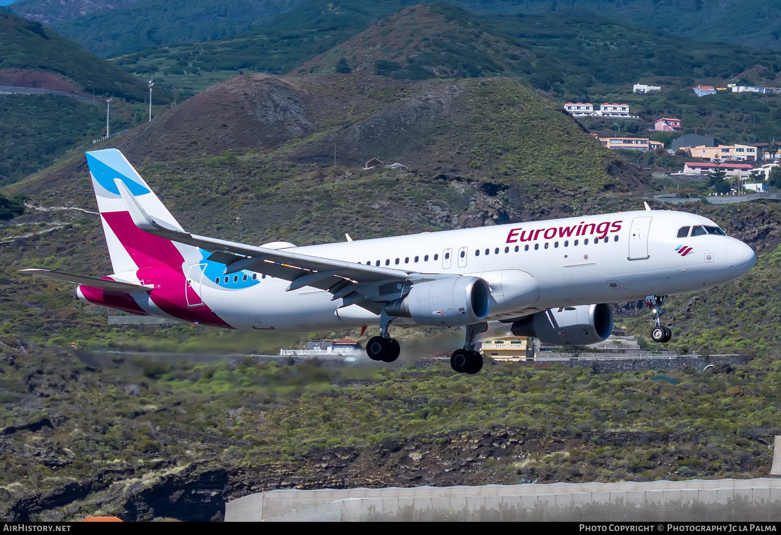 Aircraft Photo of D-AEWL | Airbus A320-214 | Eurowings | AirHistory.net #457572