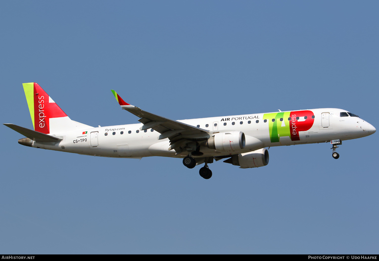 Aircraft Photo of CS-TPO | Embraer 190LR (ERJ-190-100LR) | TAP Air Portugal Express | AirHistory.net #457622