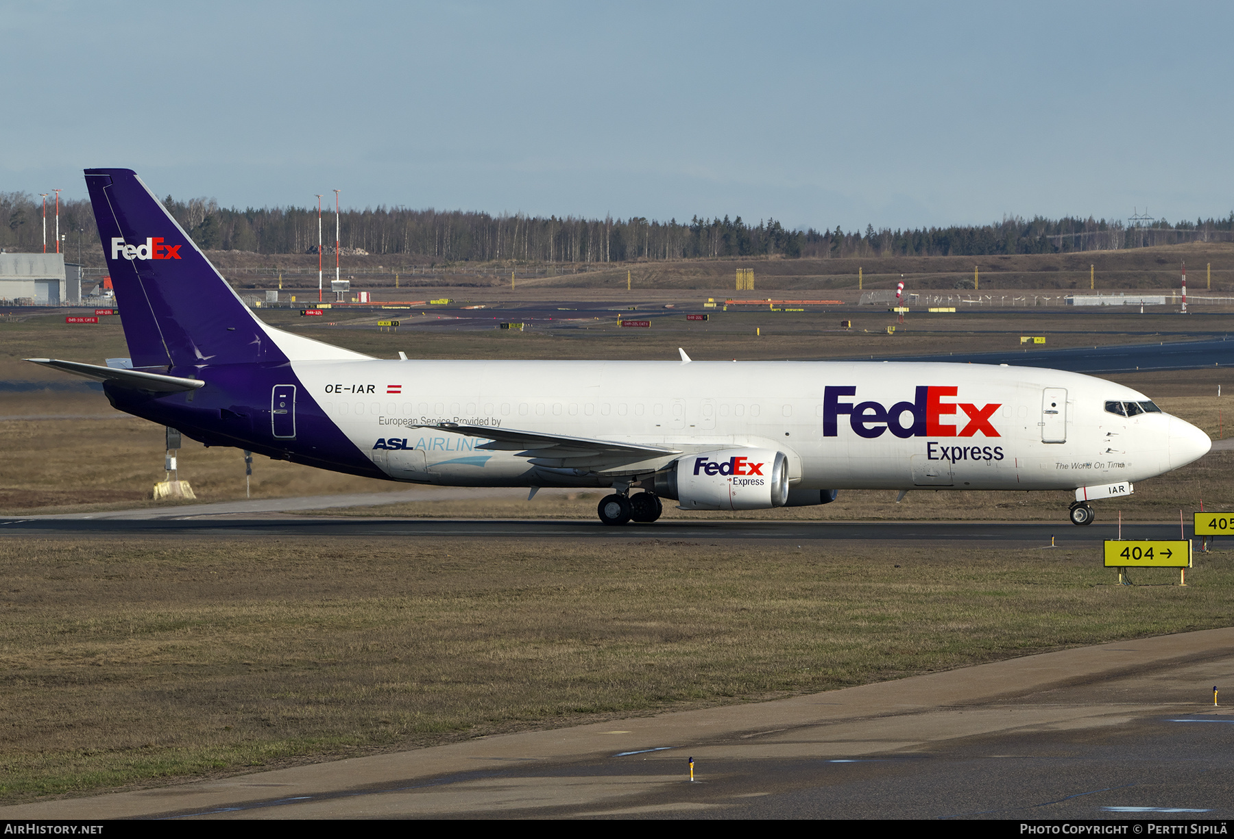 Aircraft Photo of OE-IAR | Boeing 737-4M0(BDSF) | FedEx Express - Federal Express | AirHistory.net #457640