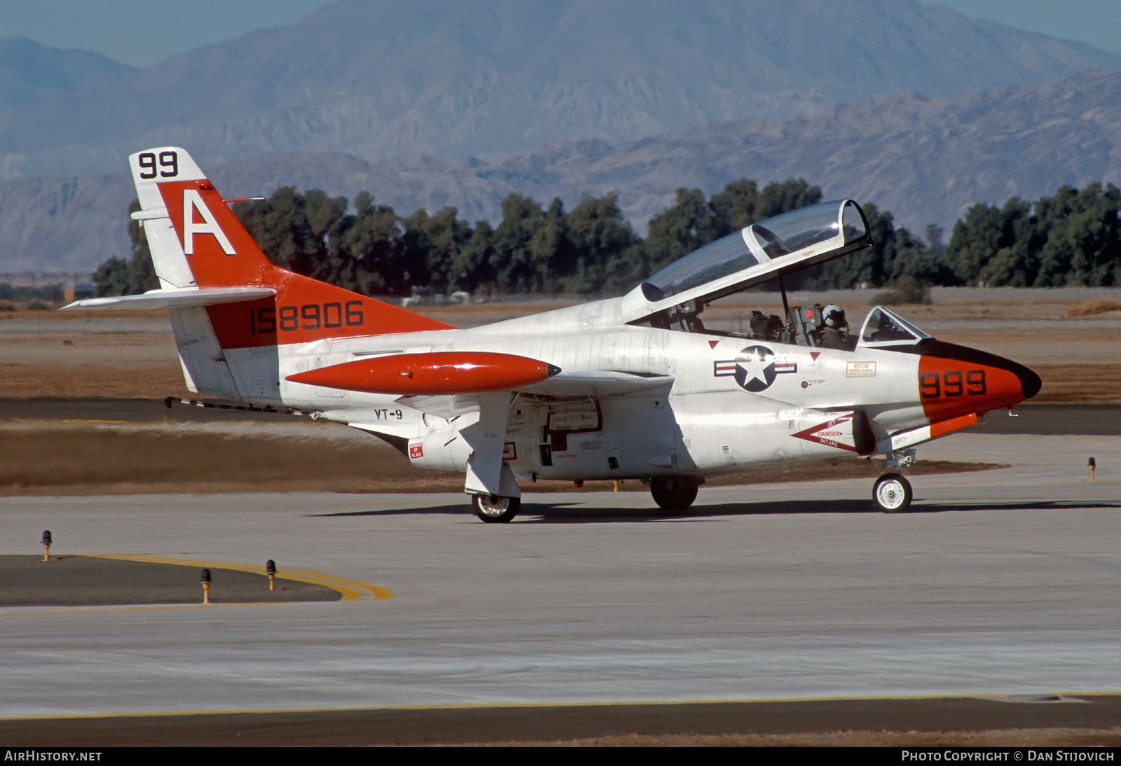 Aircraft Photo of 158906 | North American Rockwell T-2C Buckeye | USA - Navy | AirHistory.net #457664
