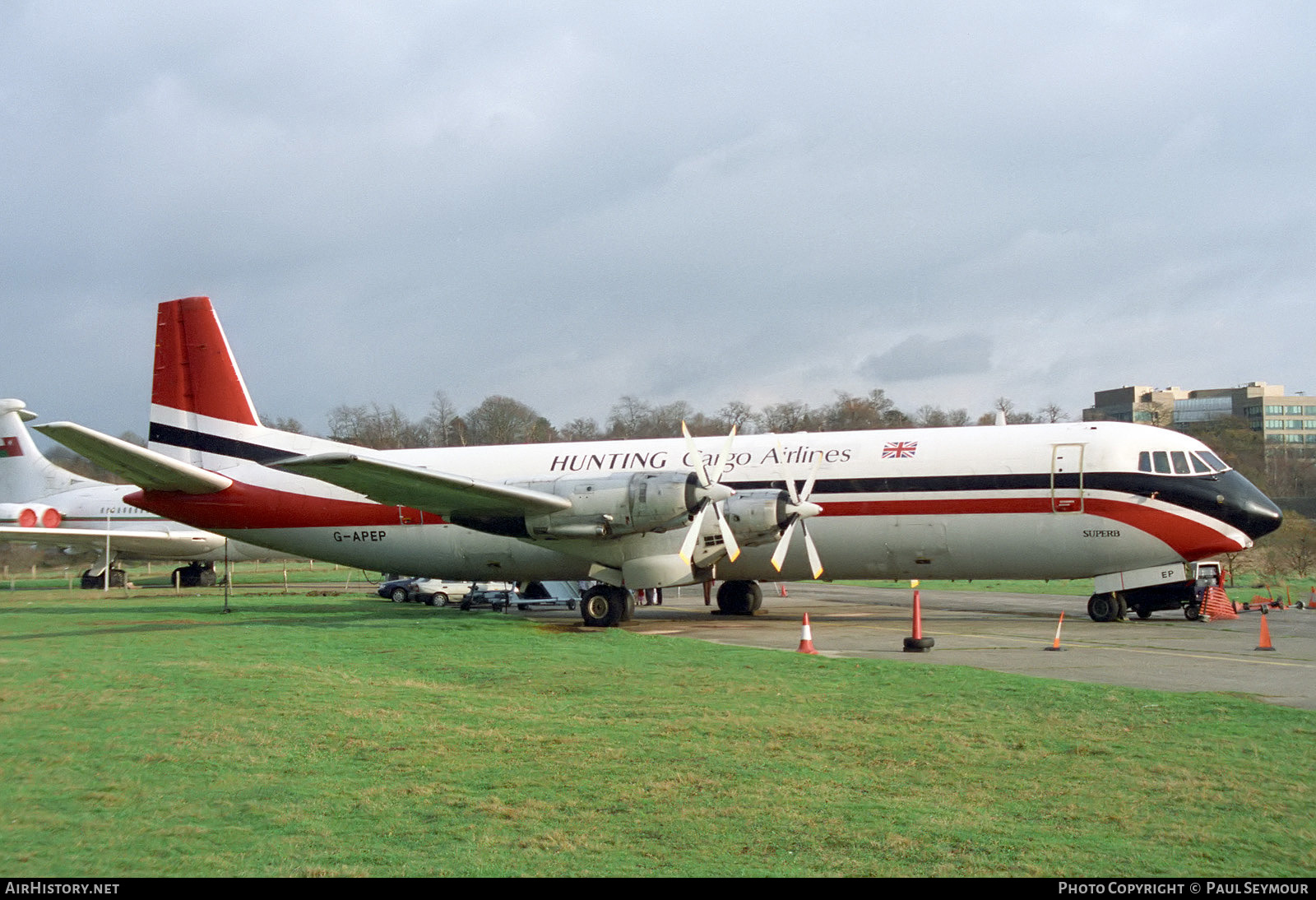 Aircraft Photo of G-APEP | Vickers 953C Merchantman | Hunting Cargo Airlines | AirHistory.net #457686