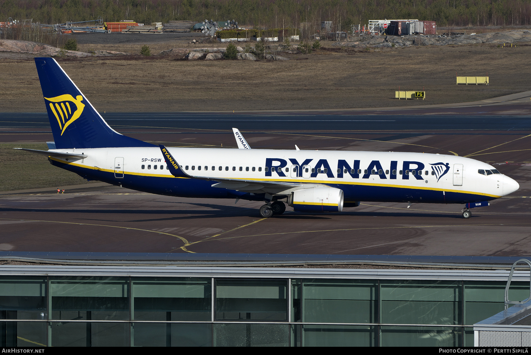 Aircraft Photo of SP-RSW | Boeing 737-800 | Ryanair | AirHistory.net #457889