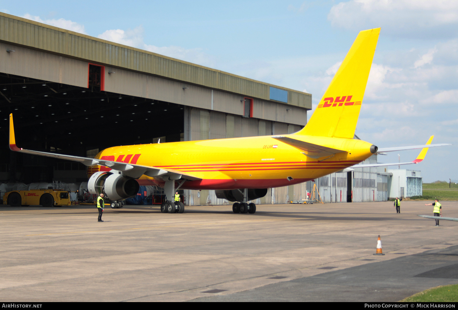 Aircraft Photo of OE-LNR | Boeing 757-223(PCF) | DHL International | AirHistory.net #457949