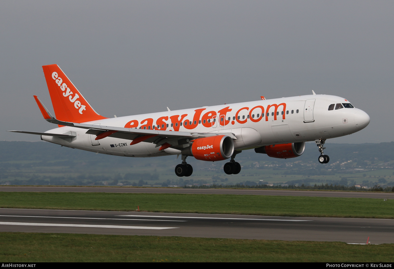 Aircraft Photo of G-EZWX | Airbus A320-214 | EasyJet | AirHistory.net #458006