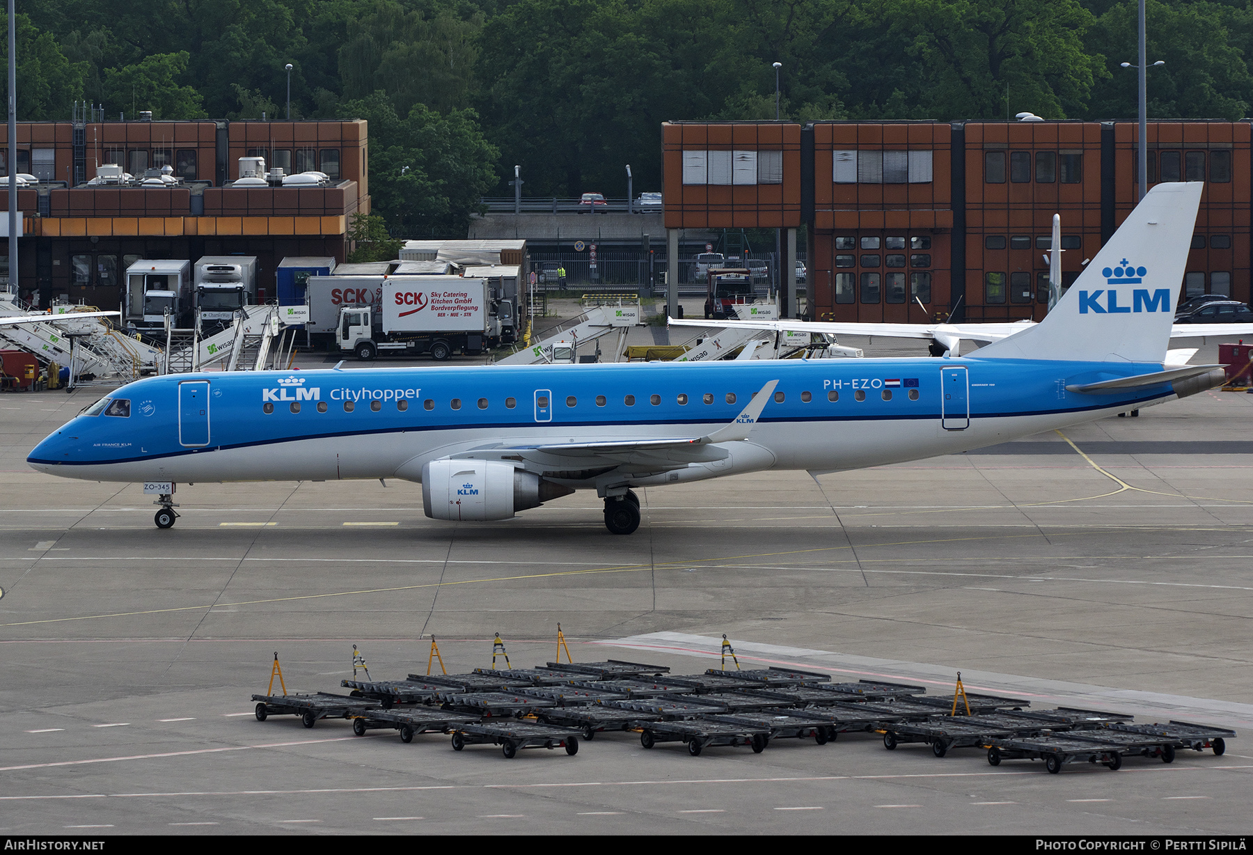 Aircraft Photo of PH-EZO | Embraer 190STD (ERJ-190-100STD) | KLM Cityhopper | AirHistory.net #458082