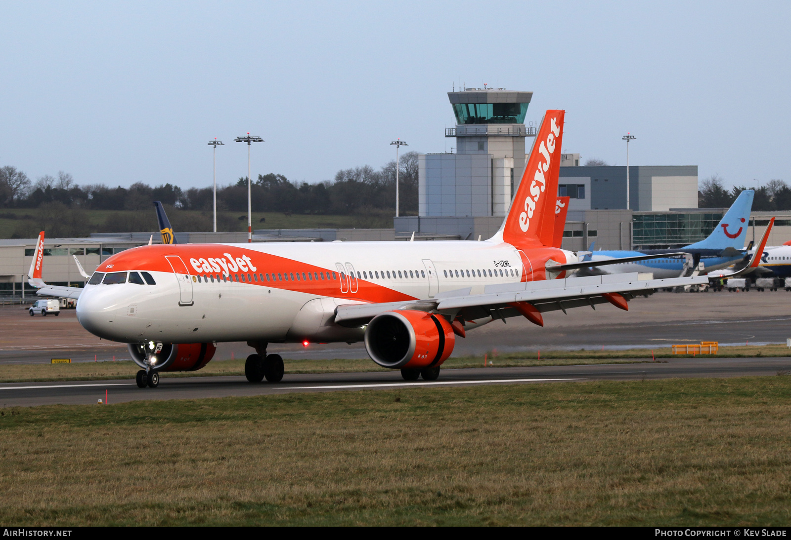 Aircraft Photo of G-UZME | Airbus A321-251NX | EasyJet | AirHistory.net #458090