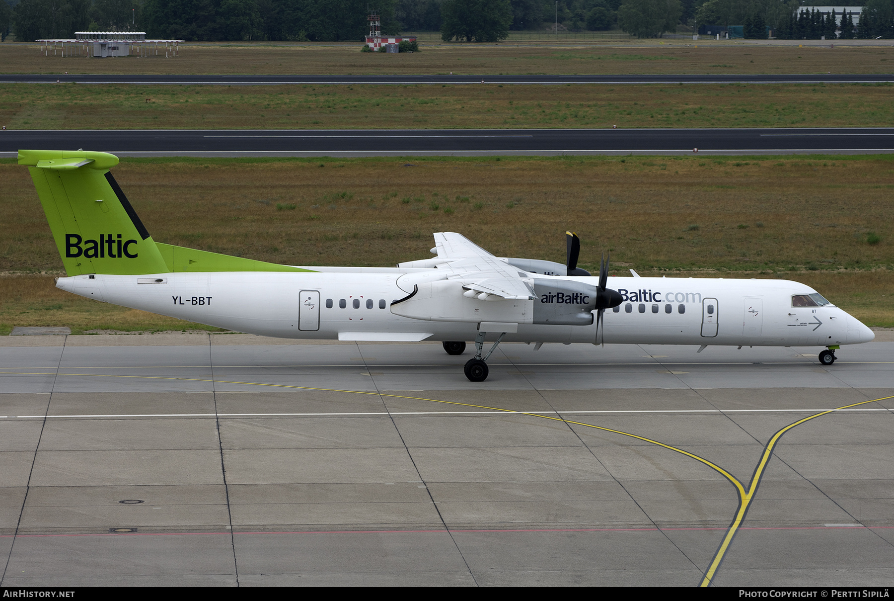 Aircraft Photo of YL-BBT | Bombardier DHC-8-402 Dash 8 | AirBaltic | AirHistory.net #458123
