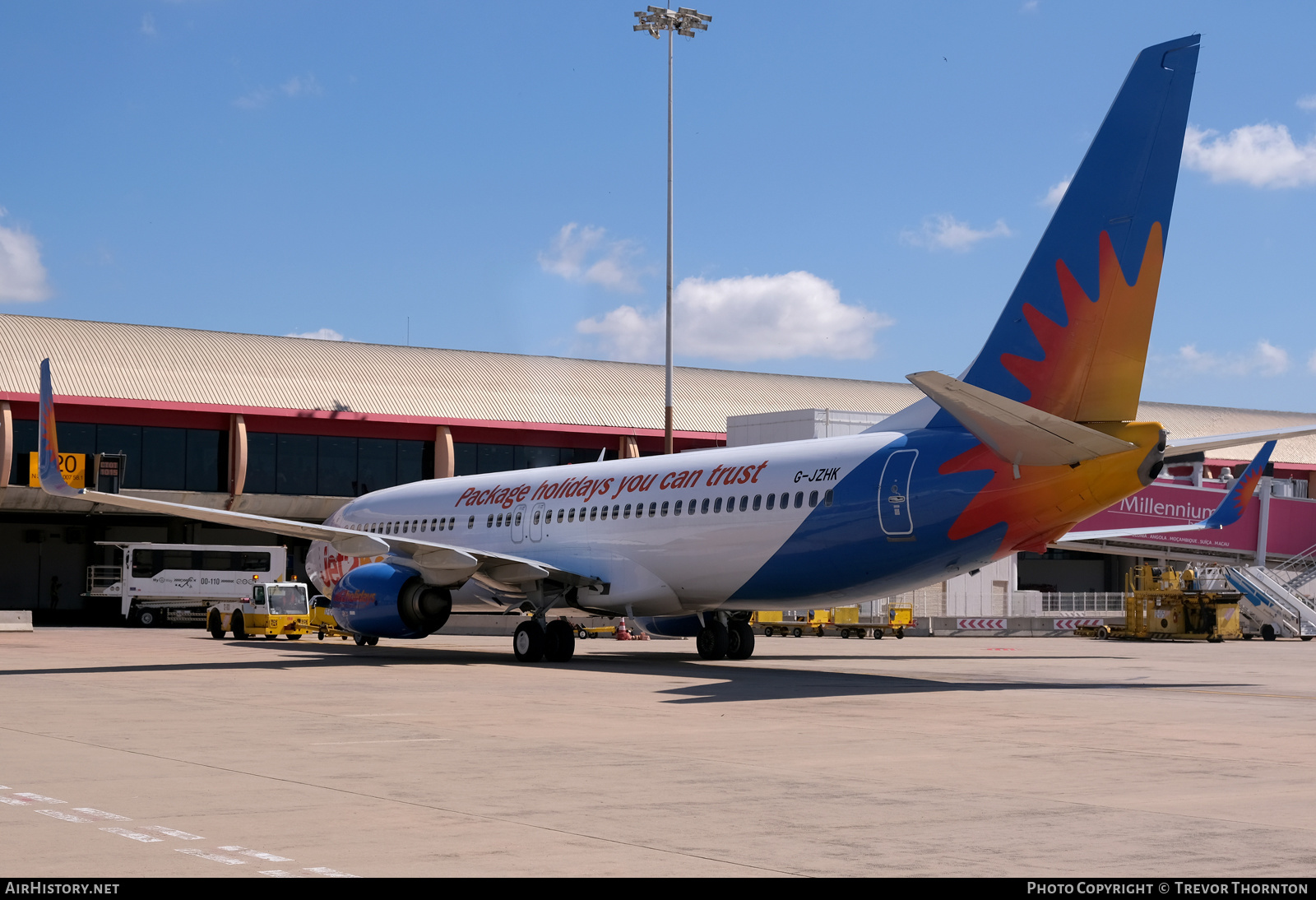 Aircraft Photo of G-JZHK | Boeing 737-800 | Jet2 Holidays | AirHistory.net #458339