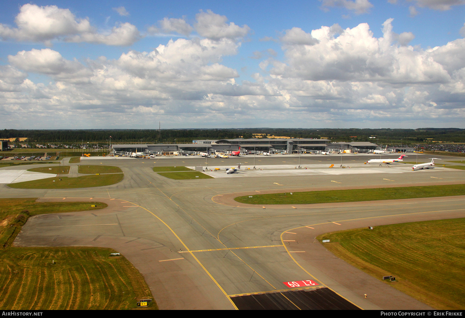 Airport photo of Billund (EKBI / BLL) in Denmark | AirHistory.net #458363