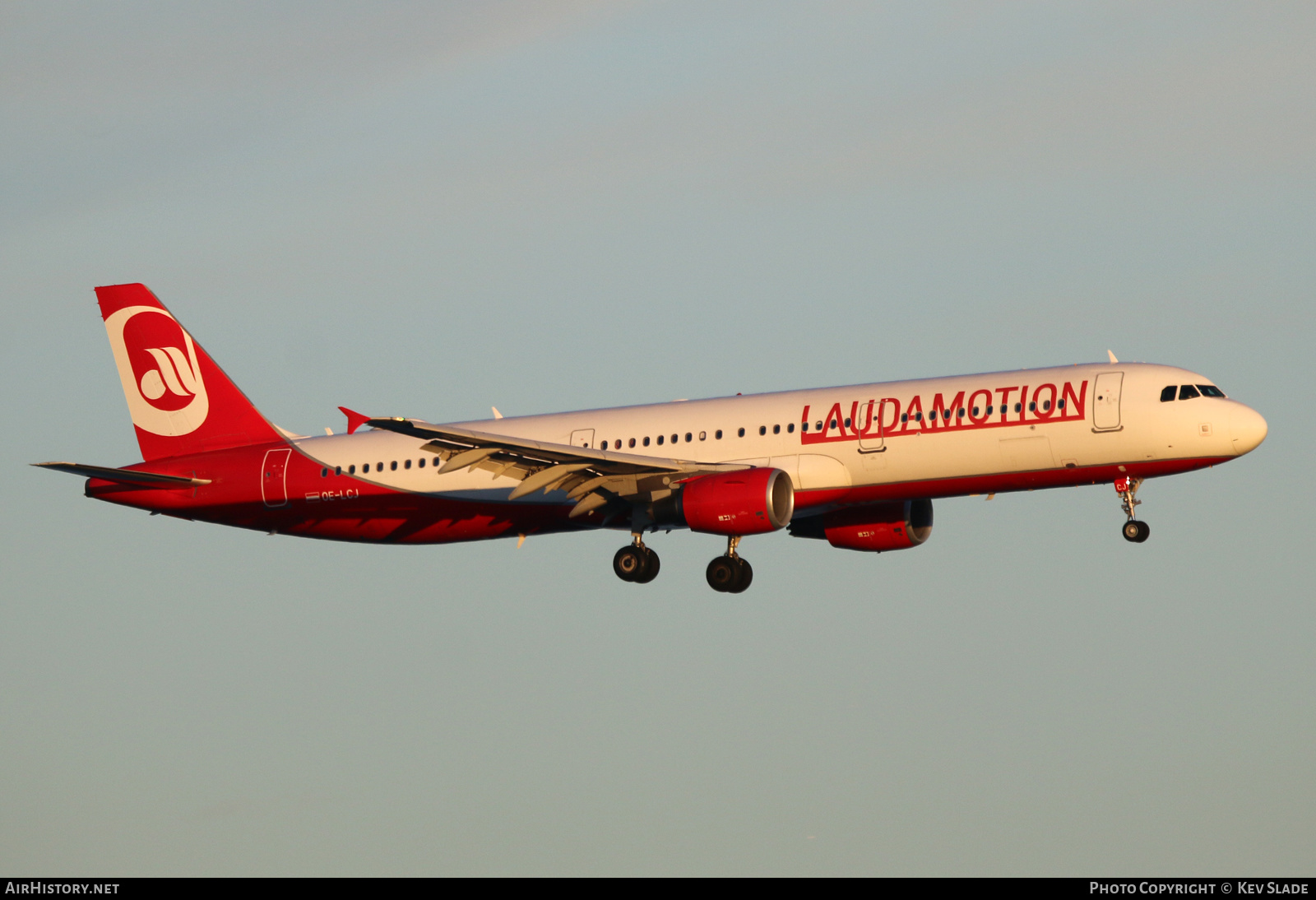 Aircraft Photo of OE-LCJ | Airbus A321-211 | Laudamotion | AirHistory.net #458445