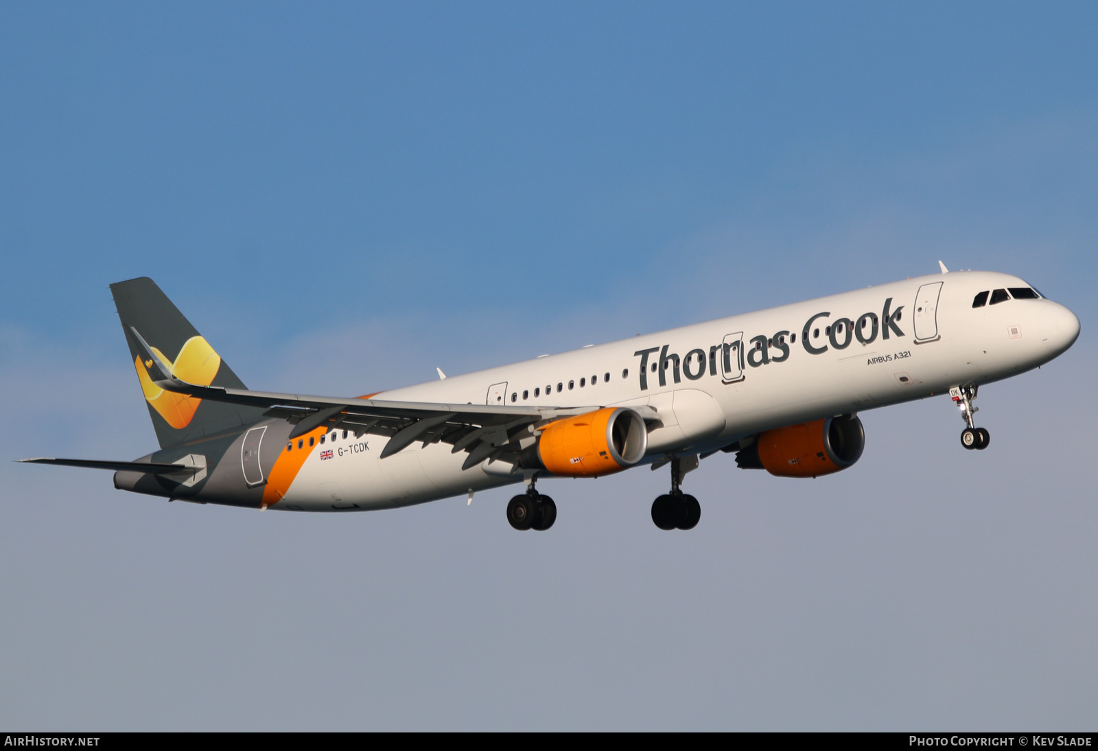 Aircraft Photo of G-TCDK | Airbus A321-211 | Thomas Cook Airlines | AirHistory.net #458460