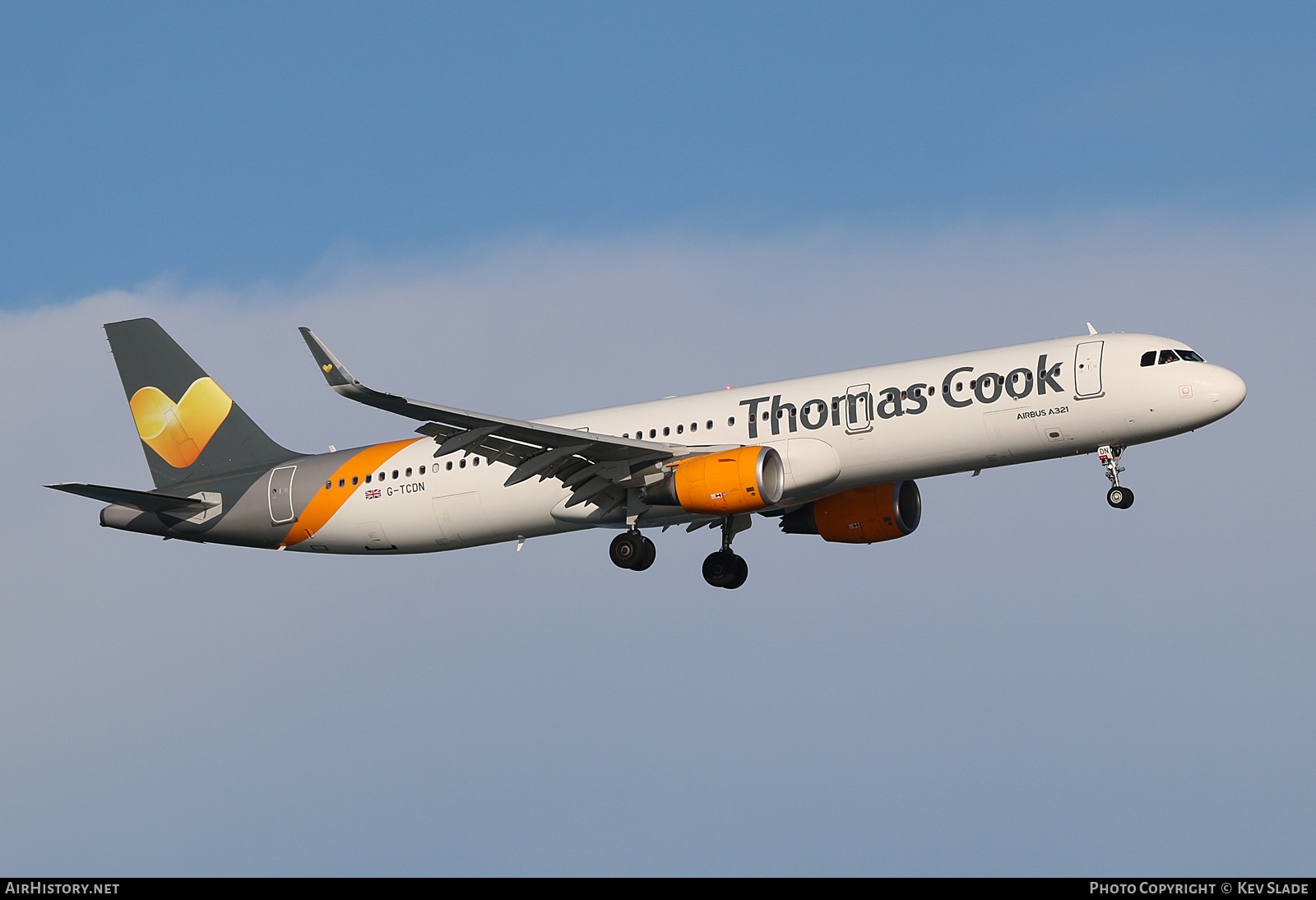 Aircraft Photo of G-TCDN | Airbus A321-211 | Thomas Cook Airlines | AirHistory.net #458477