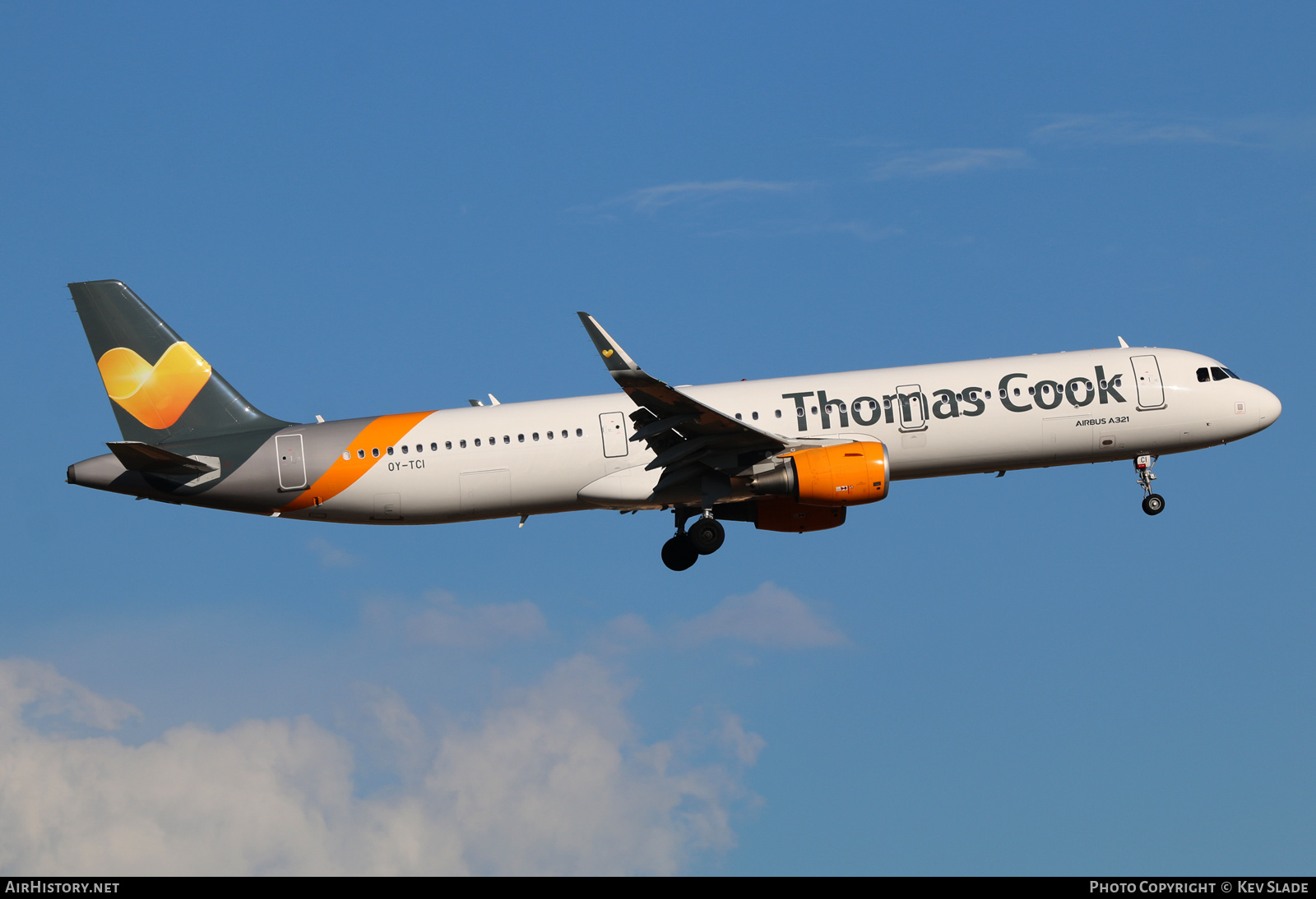 Aircraft Photo of OY-TCI | Airbus A321-211 | Thomas Cook Airlines | AirHistory.net #458598