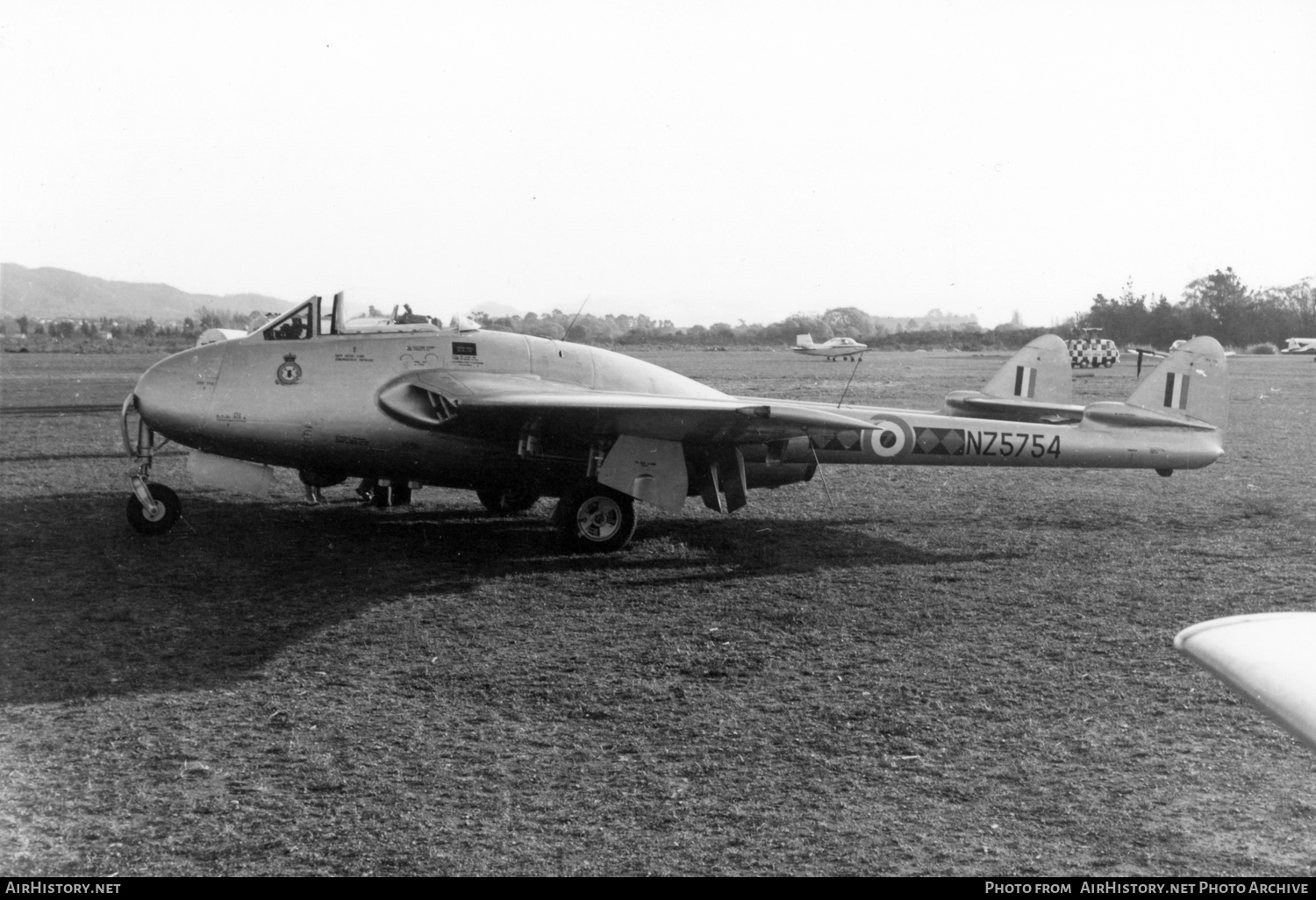 Aircraft Photo of NZ5754 | De Havilland D.H. 100 Vampire FB5 | New Zealand - Air Force | AirHistory.net #458630