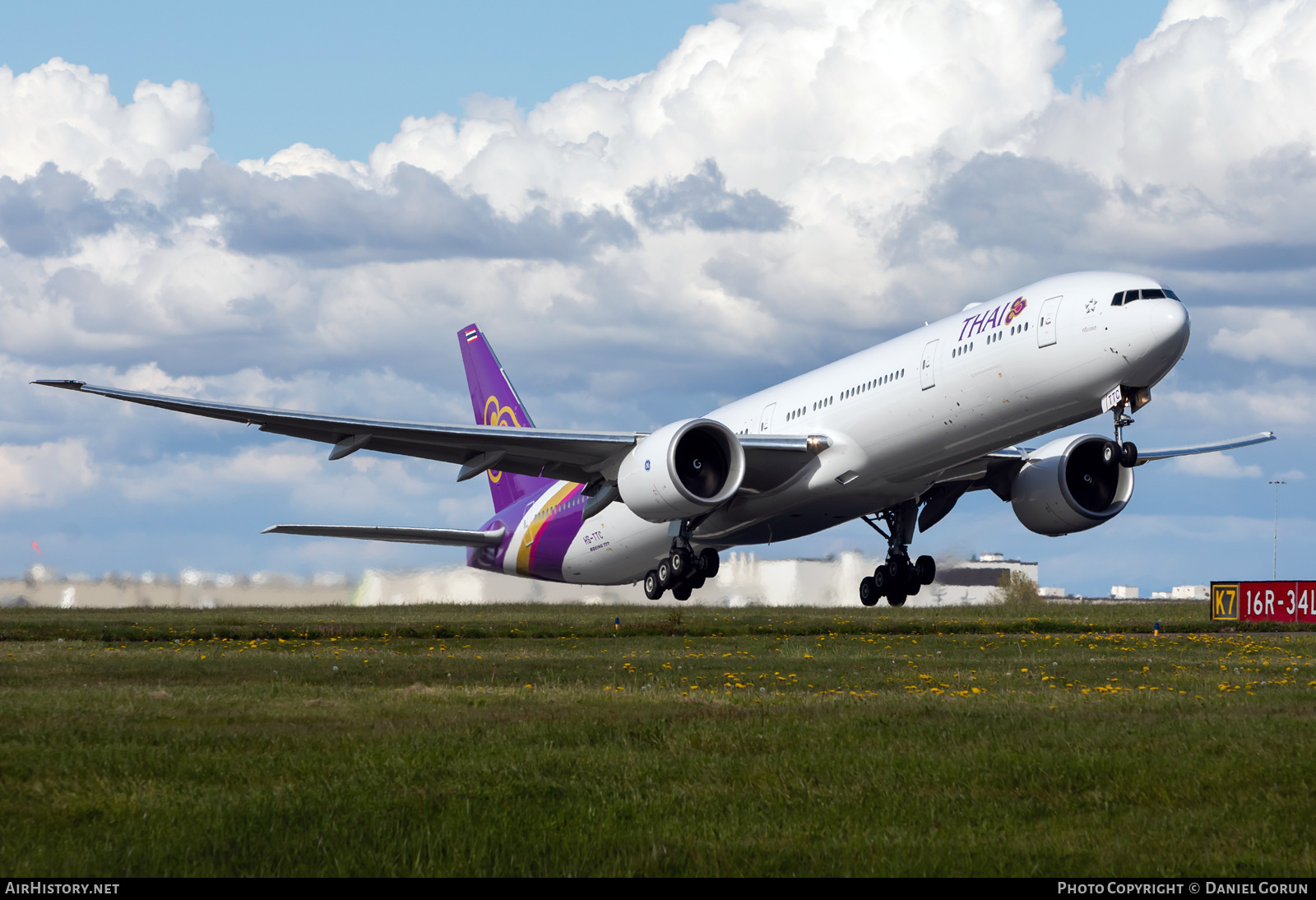 Aircraft Photo of HS-TTC | Boeing 777-300/ER | Thai Airways International | AirHistory.net #458658